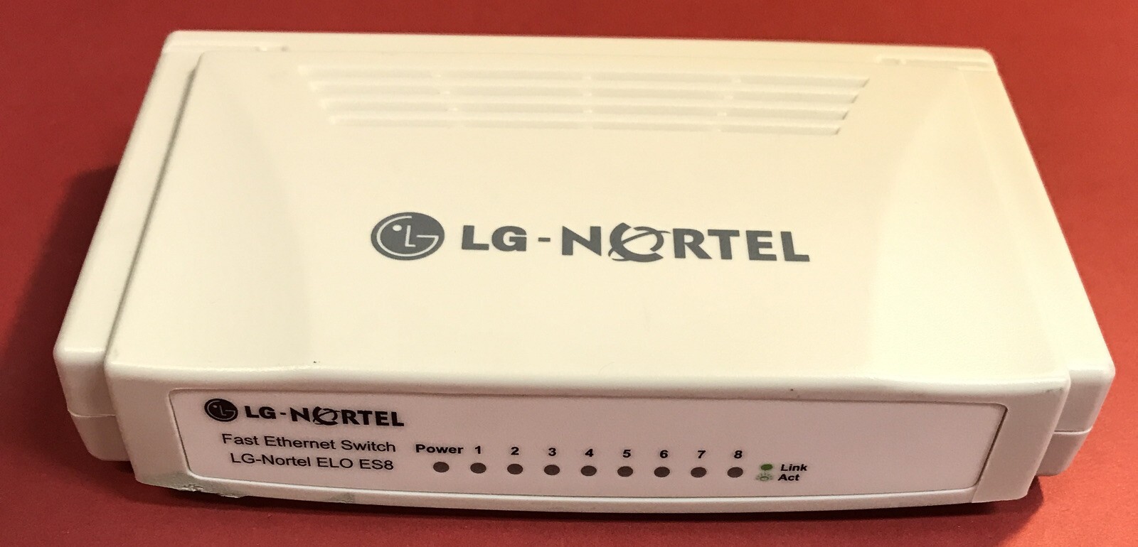 LG-NORTEL ELO ES8 8-PORT ETHERNET SWITCH w/o POWER CABLE