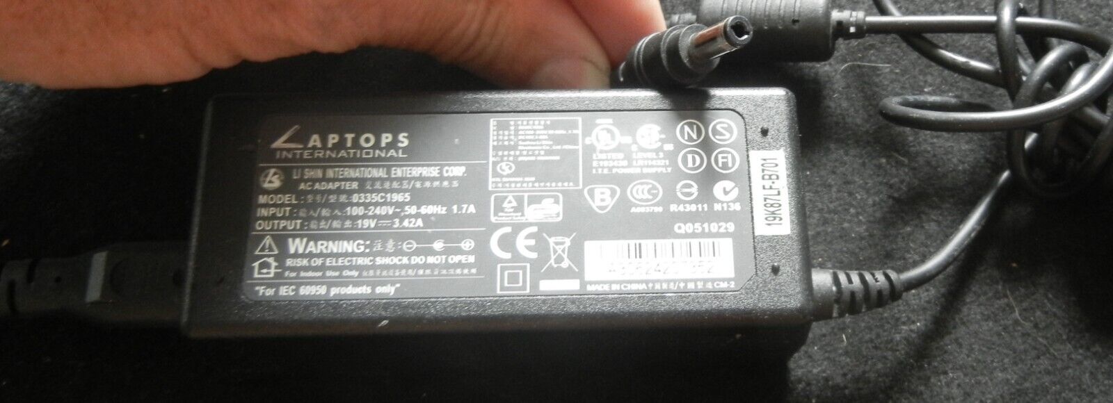 Genuine Toshiba Model 0335C1965 Power Supply 65W/19V 3.42A 2-Pin Adapters