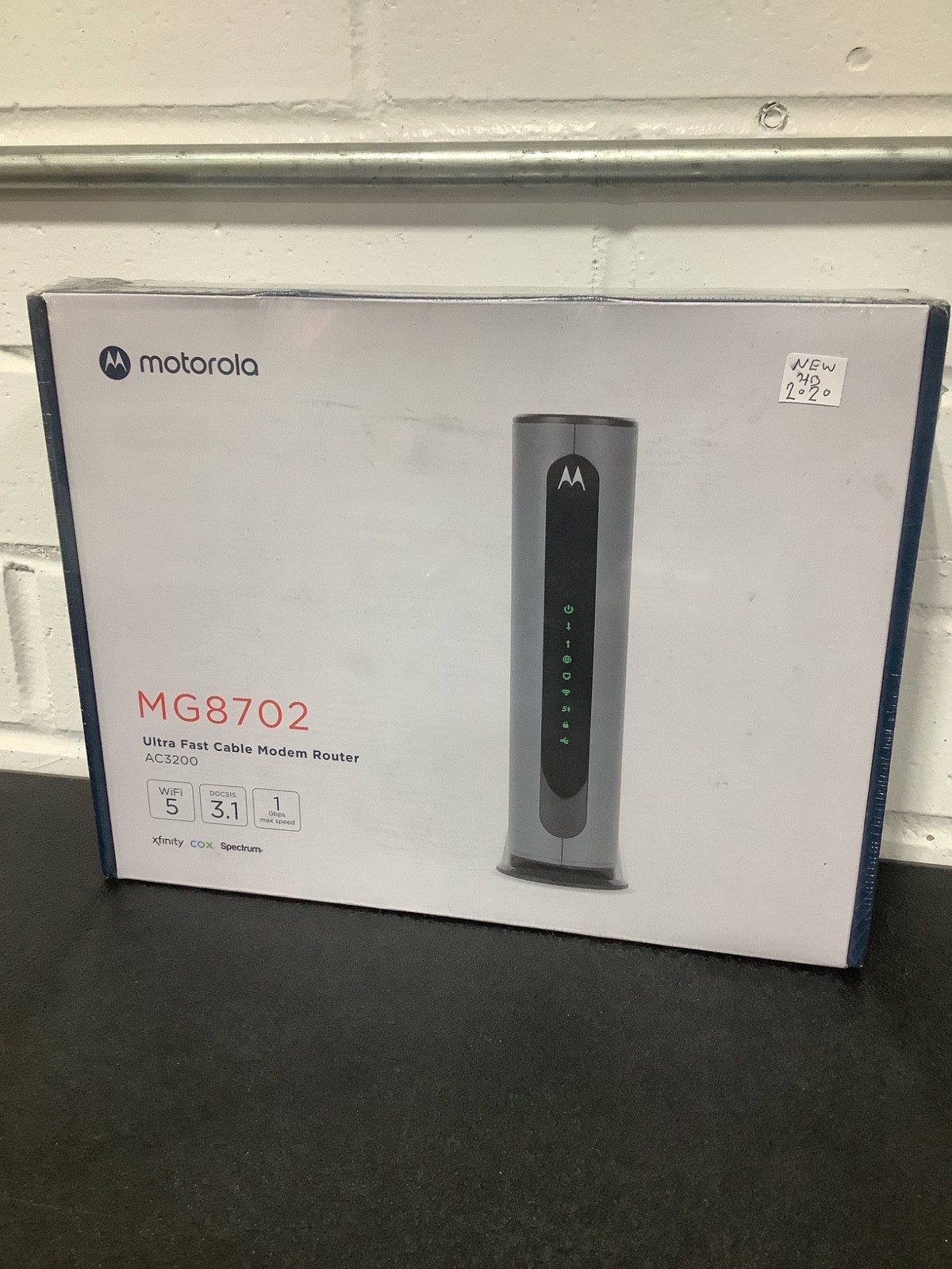 Motorola MG8702 Ultra Fast Cable Modem Router (AC3200)