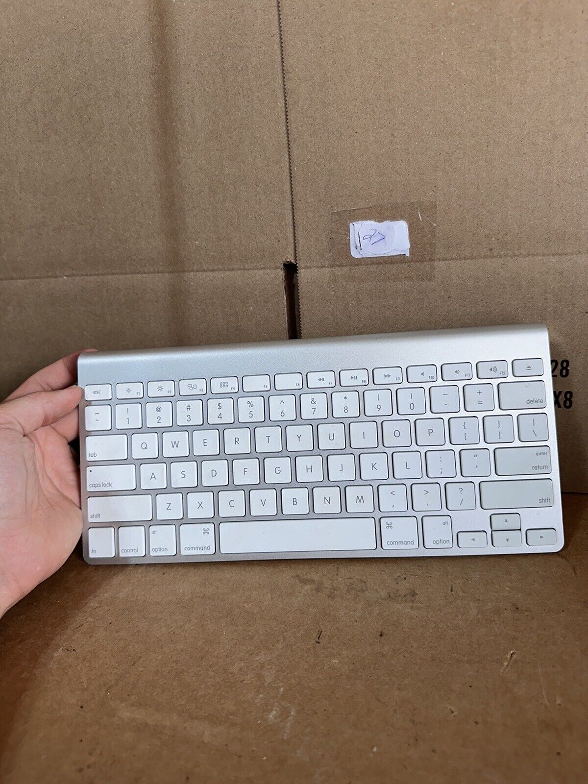 Genuine Apple Wireless Keyboard Bluetooth English A1314 Silver MC184LL/B