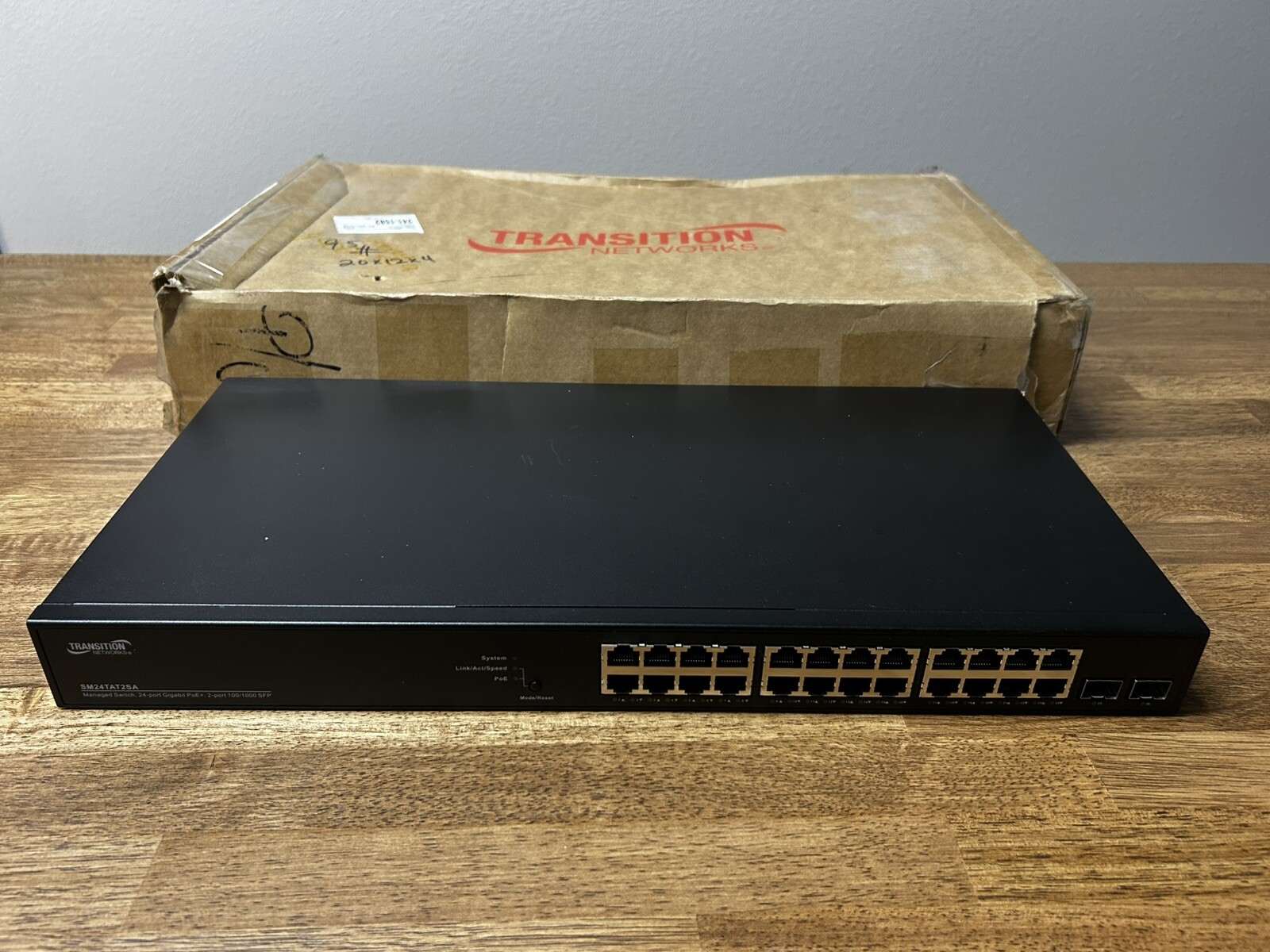Transition Networks M24TAT2SA-VT / Smart Managed Switch, 24-port Gigabit PoE+