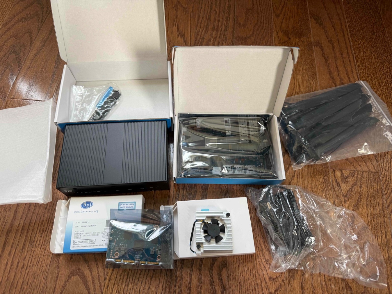 NEW Banana pi BPi-R4 WiFi 7 MediaTek MT7988A OpenWRT Tri Band Router 8GB RAM
