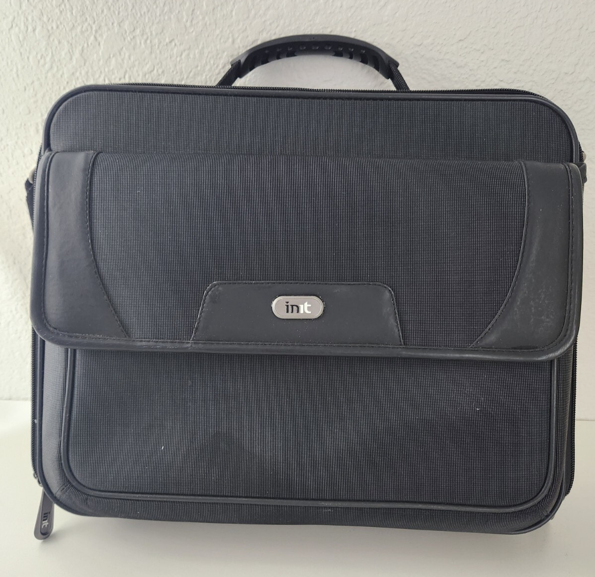 Laptop Notebook iPad Carry Case Bag Padded Shoulder Strap Black INIT  16"X12"X4"