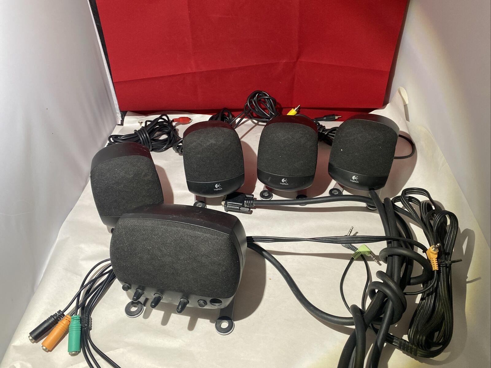Logitech Z-640 Channel Volume Center Controller Pod Speaker With 4 Speakers