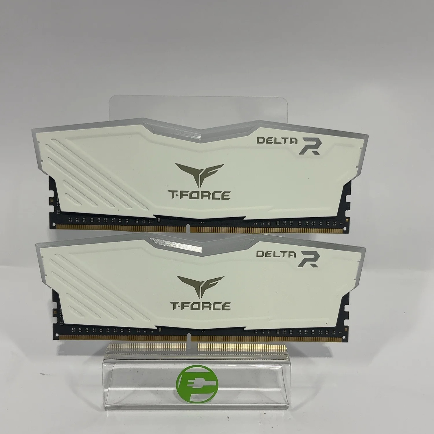 TeamGroup T-Force Delta RGB 16GB (2x8GB) RAM DDR4 3200MHz TF4D48G3200HC16FBK
