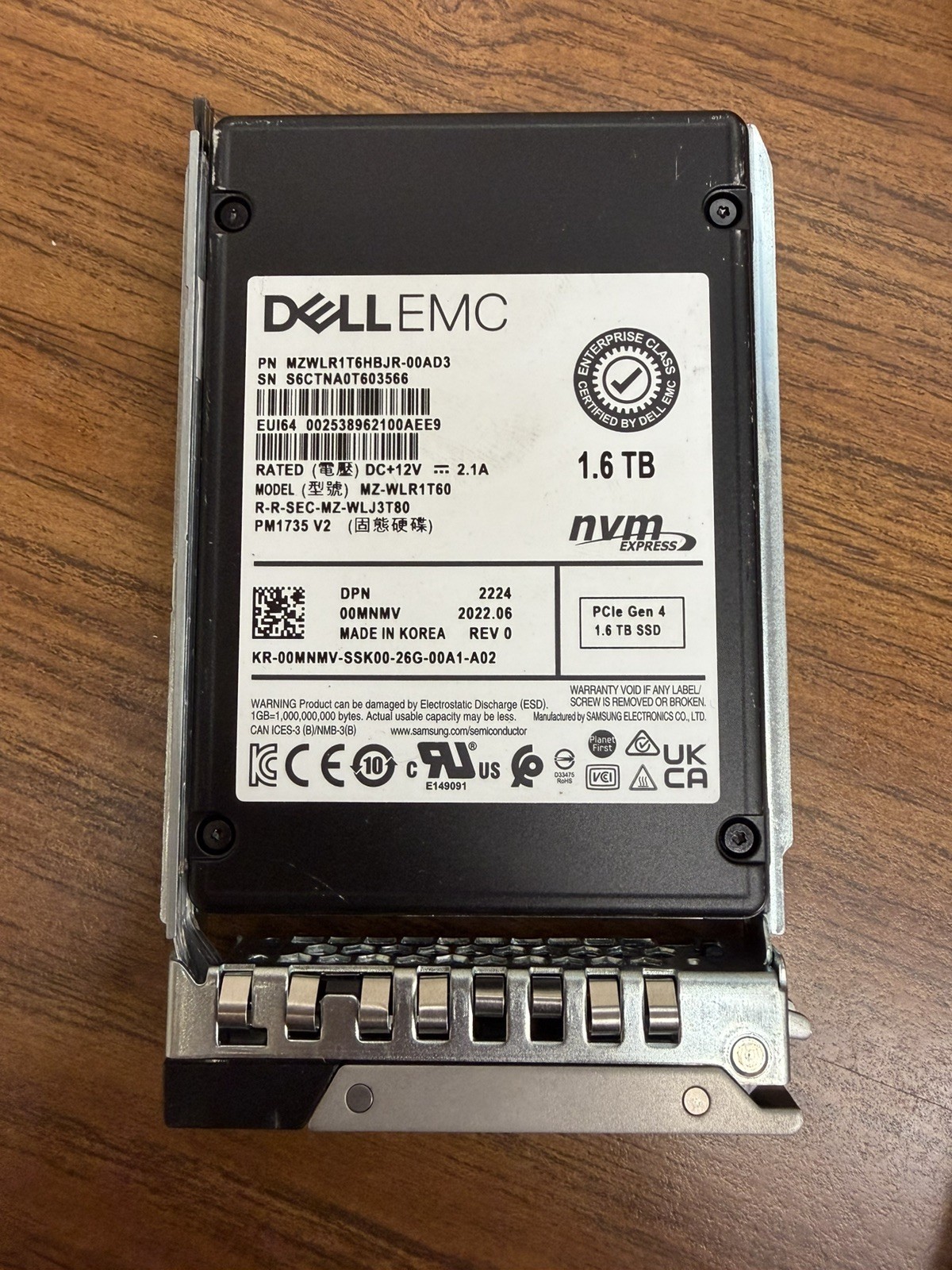 Dell 1.6TB PCIe Gen4 NVMe Mixed Use 2.5in SSD MZ-WLR1T60 00MNMV