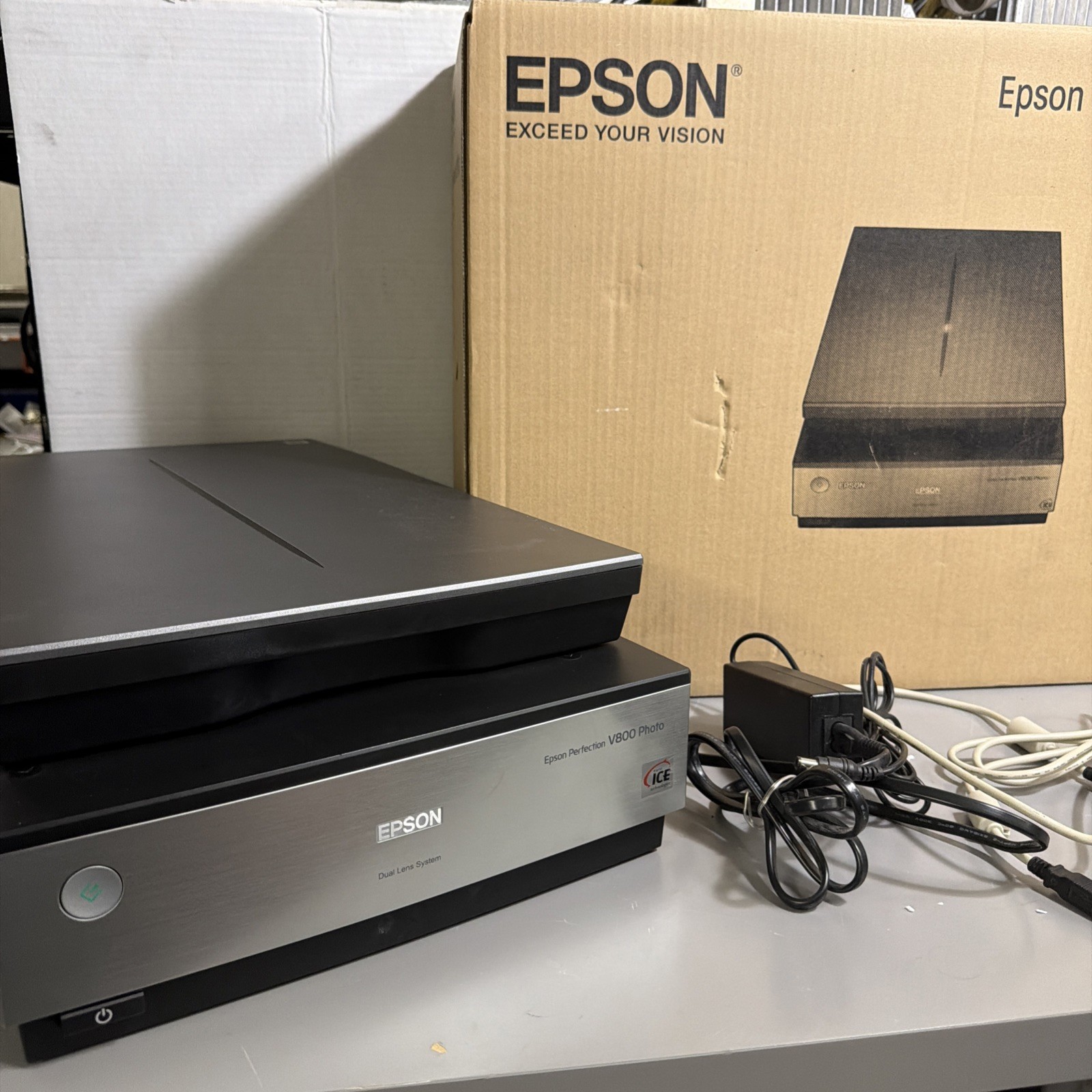 Epson Perfection V800 Photo Color Scanner w/ AC Adapter & Accessories