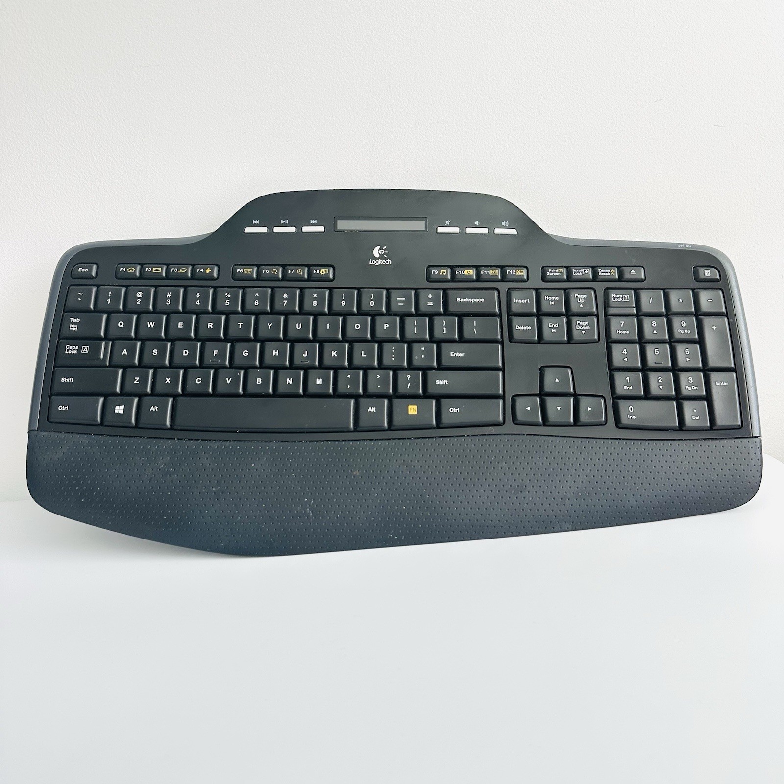Logitech Wireless Keyboard Performance MK700/MK710 Comfort and Productivity