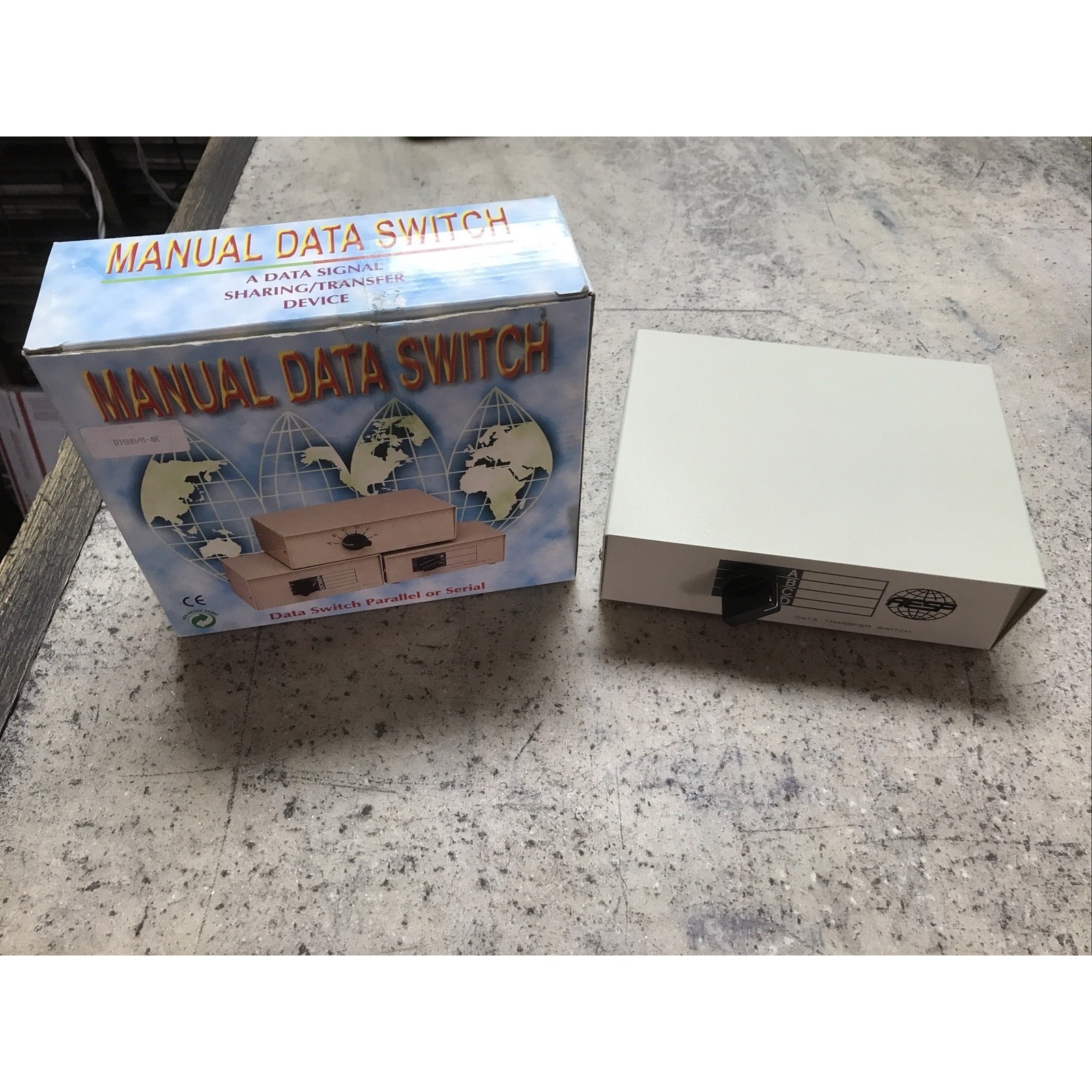 AESP Manual Data Switch - Parallel or Serial - 4 Ports - HD15M6F4 - Fast Ship