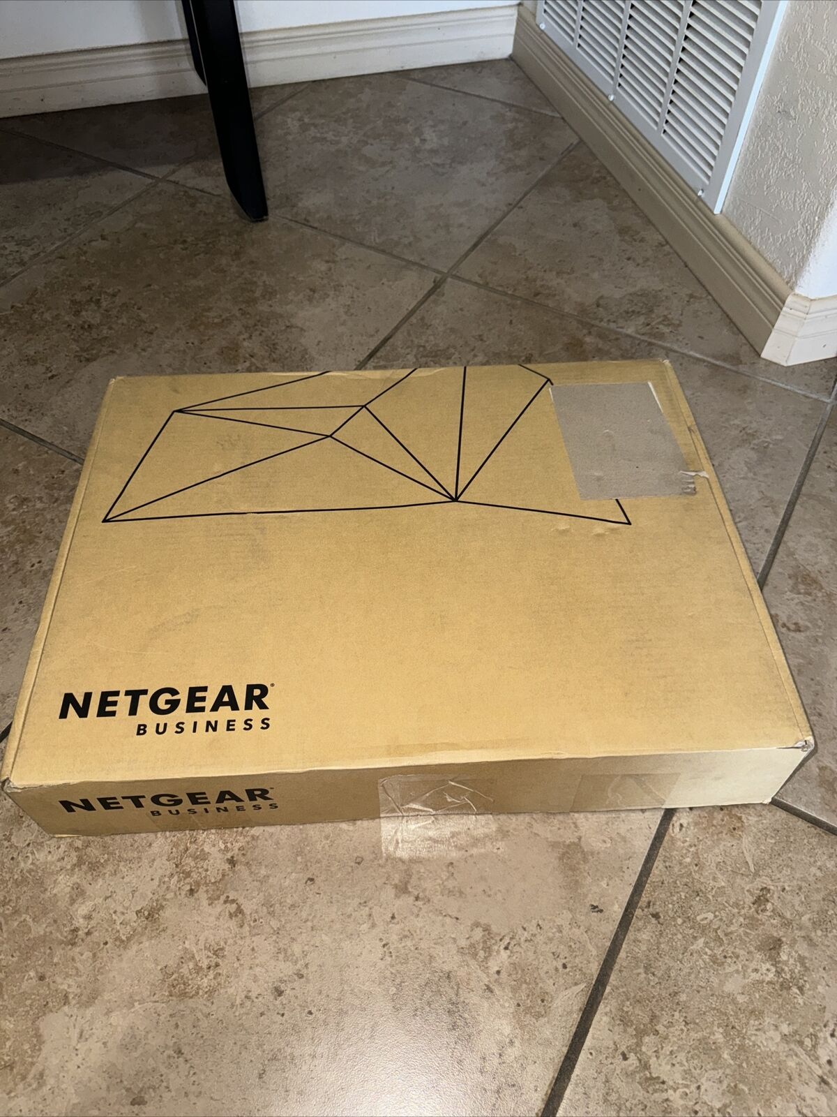 Netgear ProSafe XS728T Ethernet Switch XS728T-100NES Brand New In box