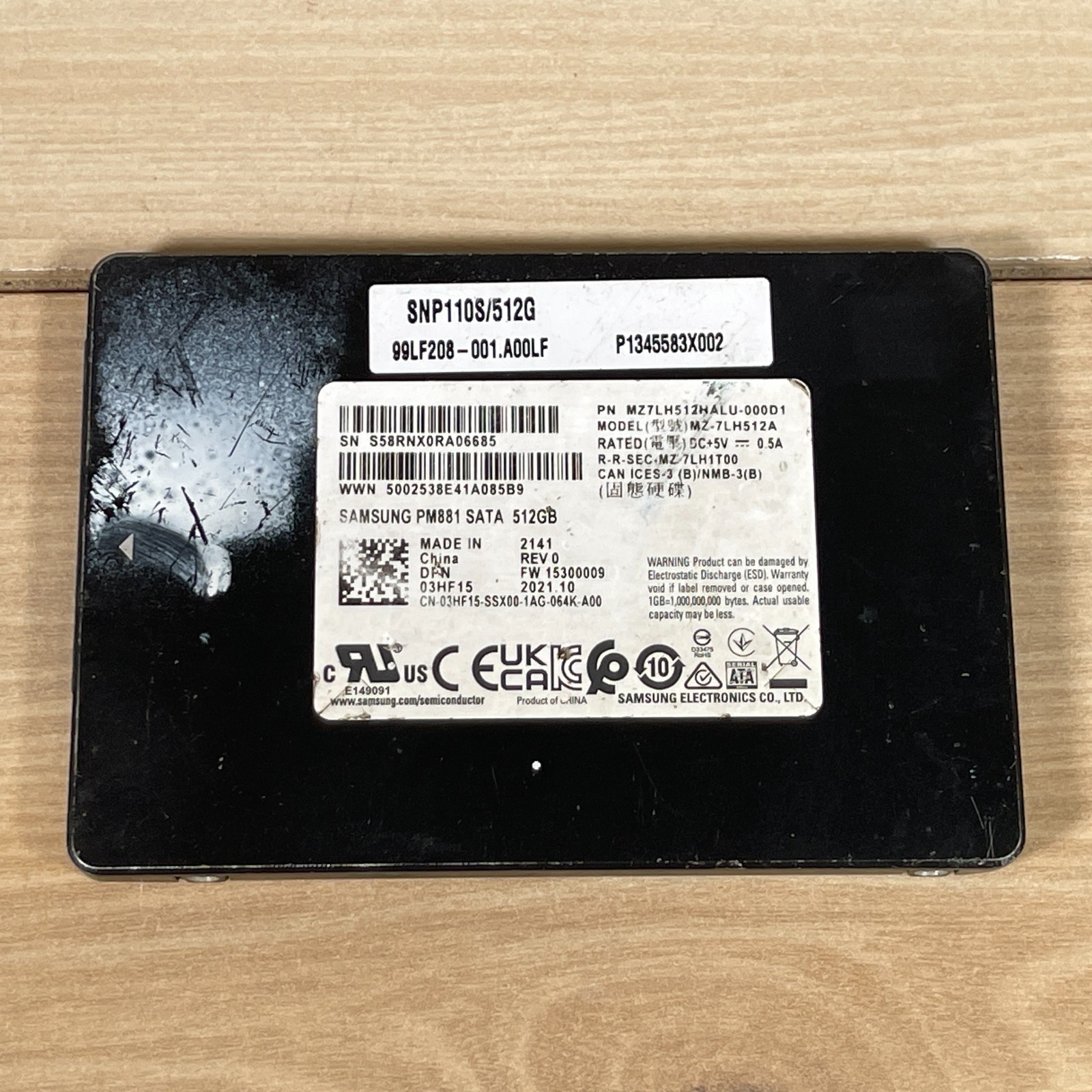 Samsung PM881 MZ-7LH512A Solid-State Drive Black Compact 2.5" SATA III (512GB)