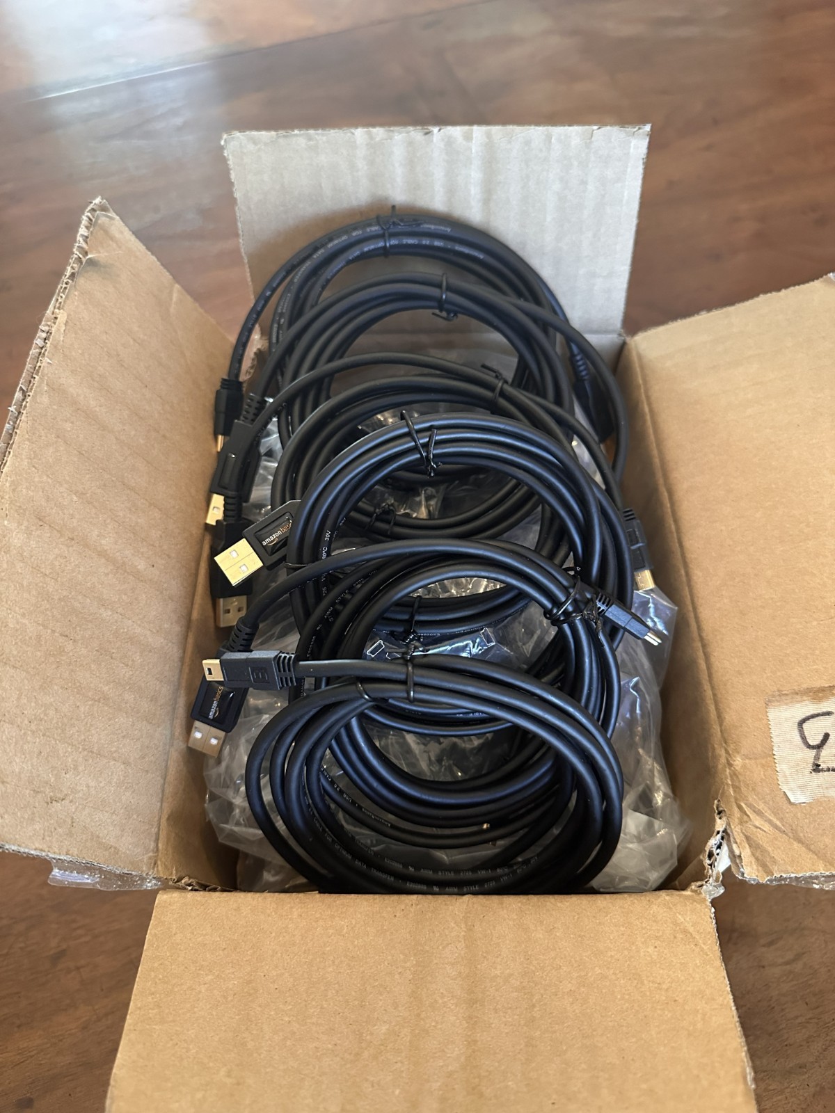 Lot of 36 Amazon Basics Mini DisplayPort to DisplayPort 6FT Cables Black
