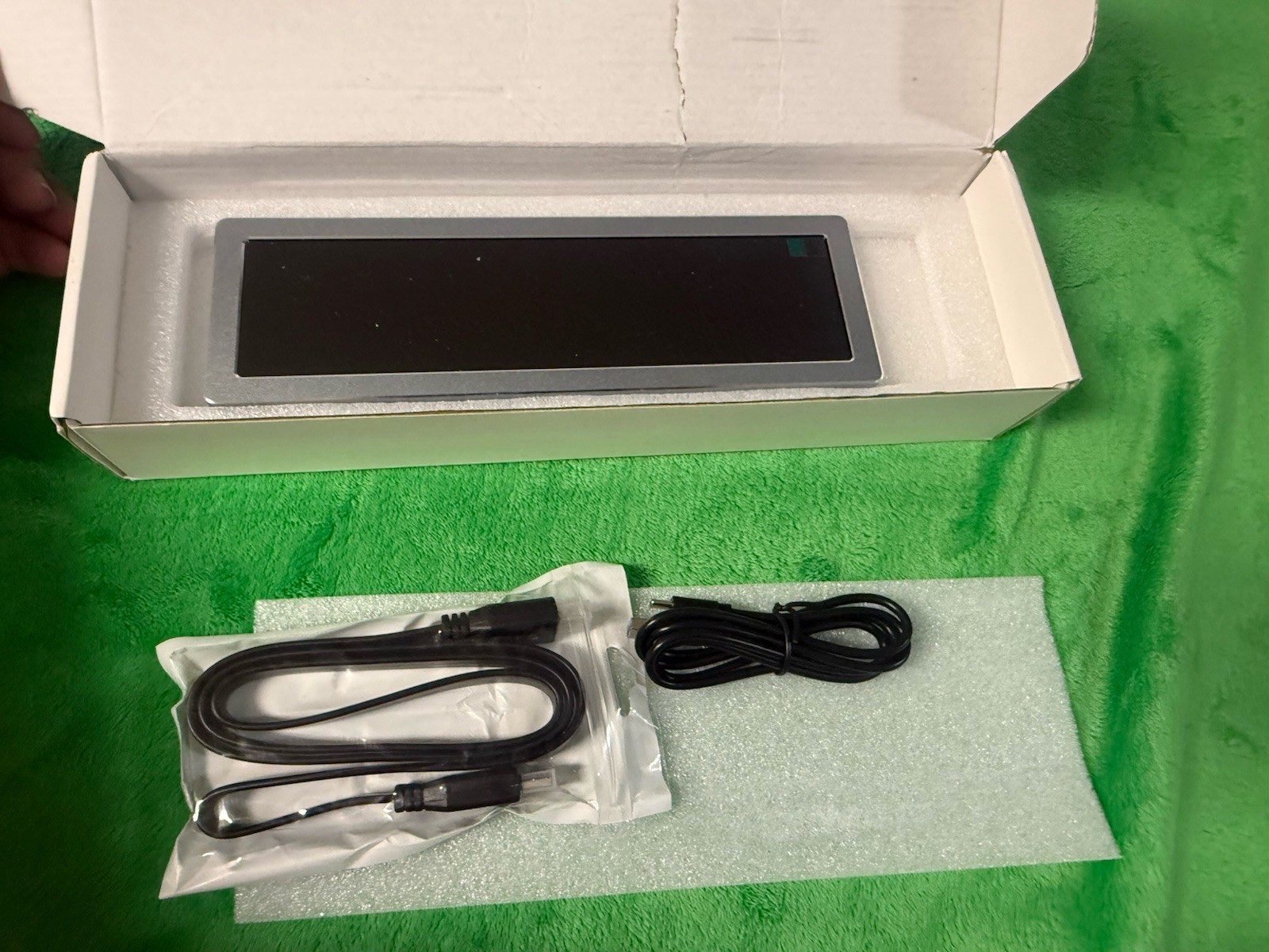 Waveshare 8.8inch Side Monitor 480×1920 IPS Display with HDMI No Touch