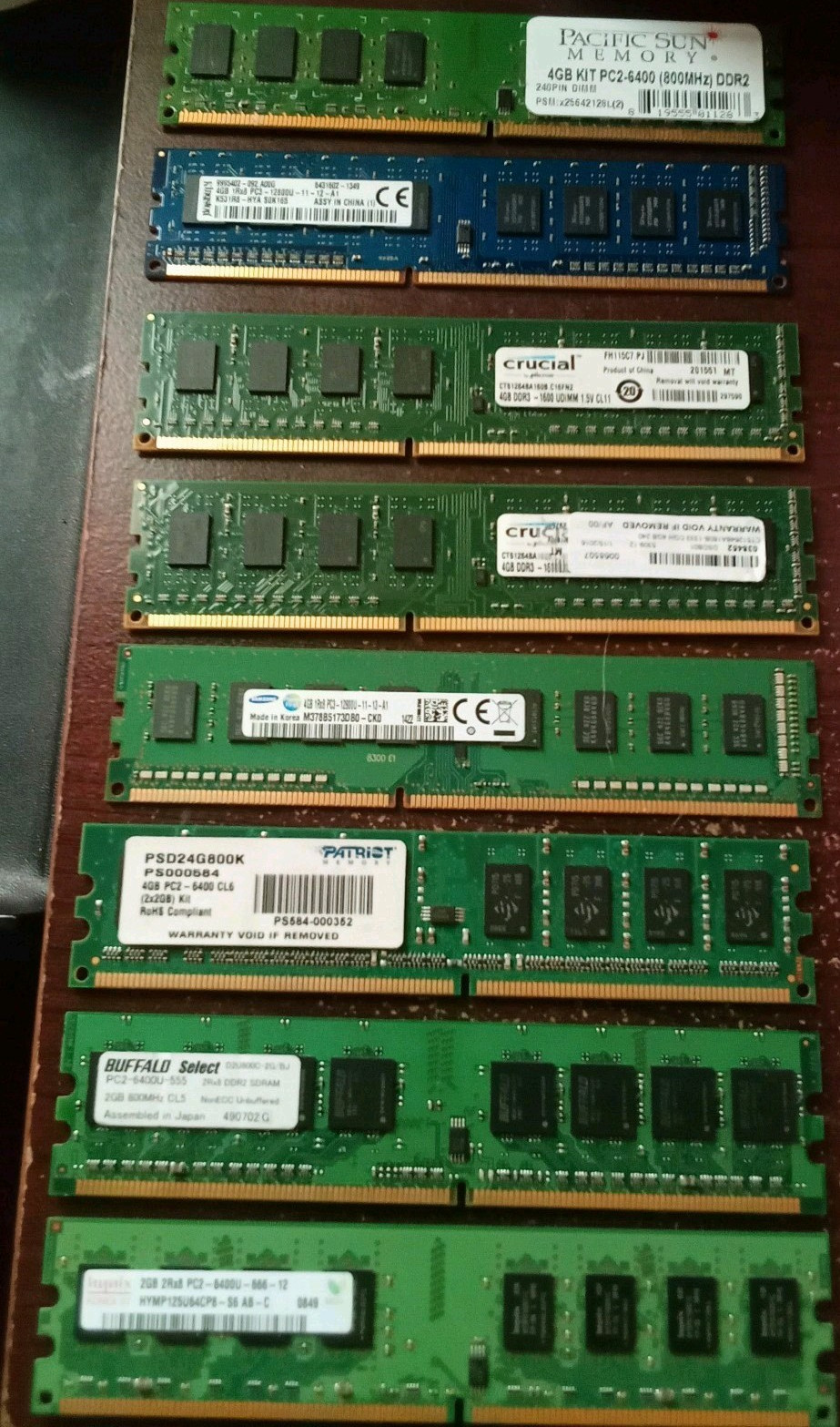 Mixed Brands 28GB (8x) DDR2 DIMM 240-Pin PC2-6400 Non-ECC Unbuffered,2GB RAMx 2