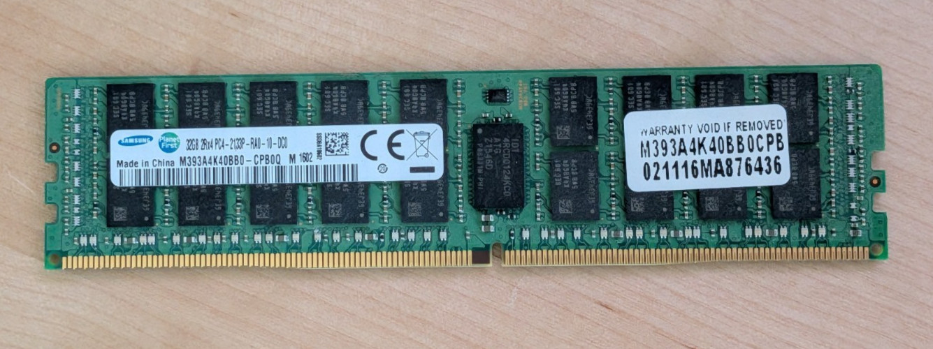 Samsung 32GB DDR4-2133 ECC RDIMM Server RAM M393A4K40BB0-CPB0Q