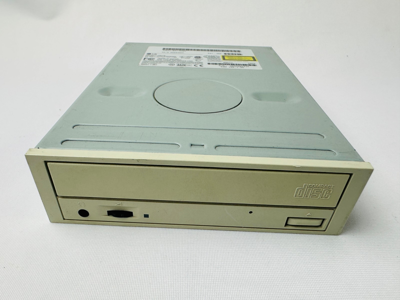 LG CRD-8400B (MI) 000939DF CD-ROM Drive