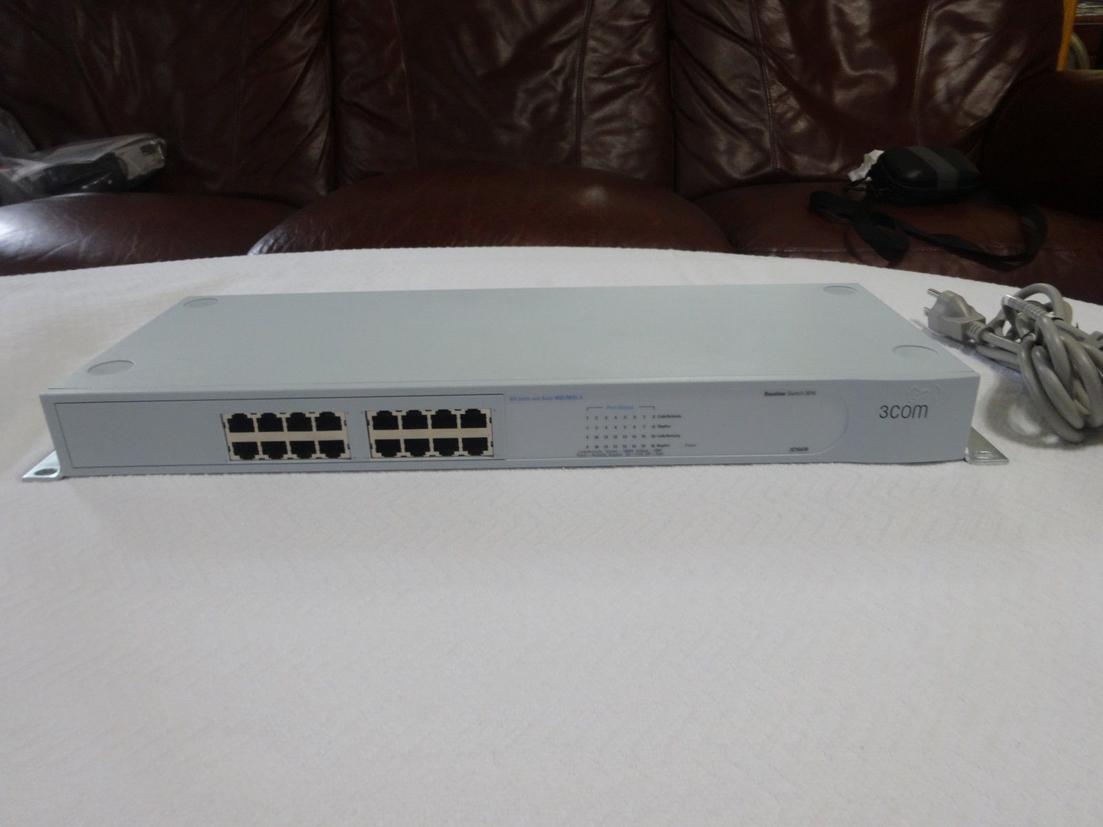 3Com 2016 3C16470 10/100Mbps Baseline Switch 16 x RJ45 16-Port