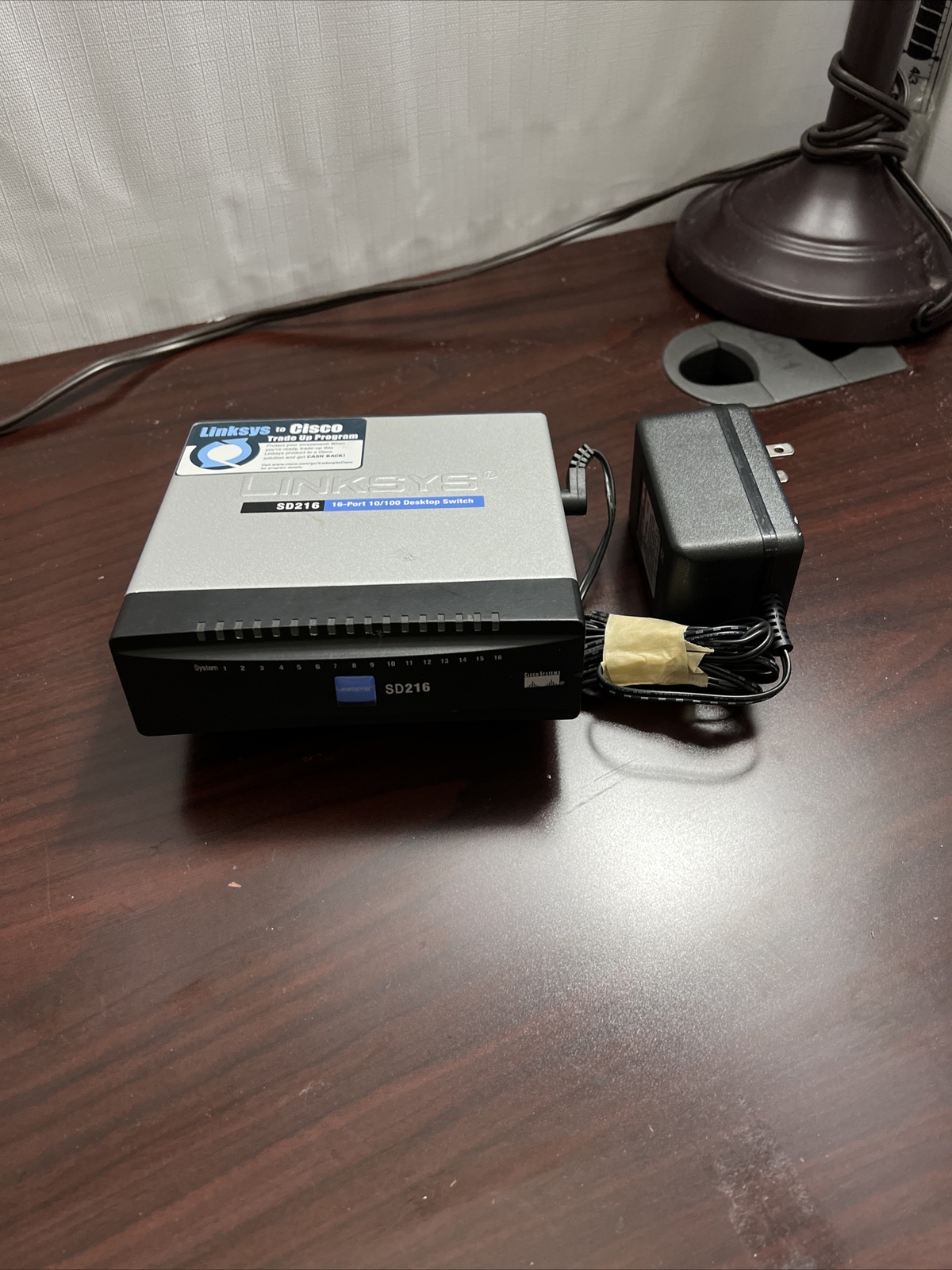 Linksys Model SD216 16-Port 10/100 Desktop Ethernet Network Switch