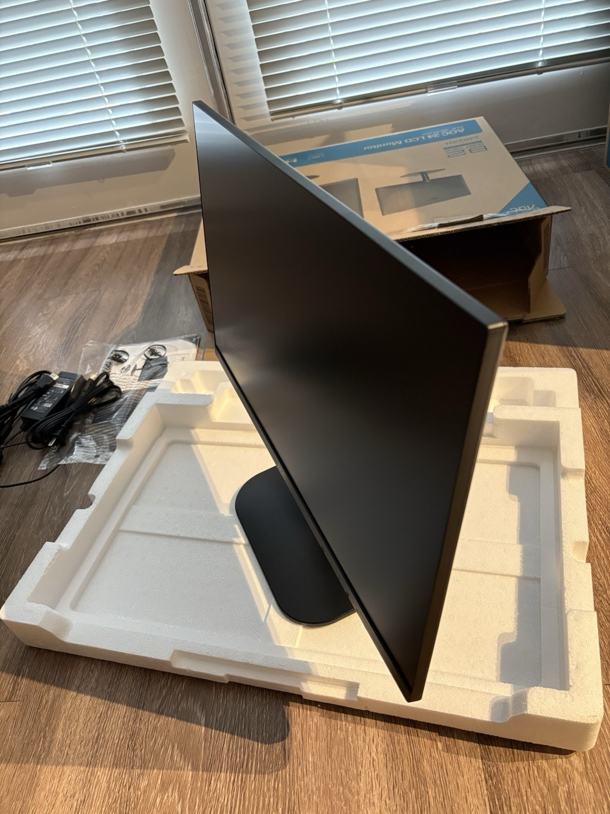 AOC 24B2XH 23.8" IPS Monitor 75Hz FHD 1920x1080 HDMI/VGA Flicker-Free