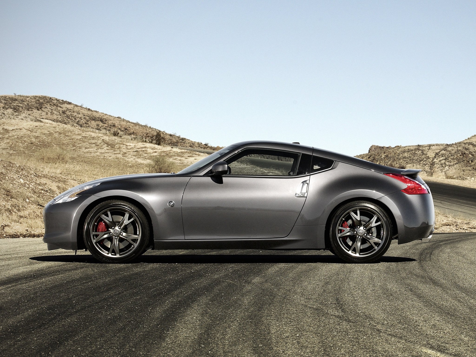 Cars nissan 370z 40th anniversary coupe Desk Mat Stitched