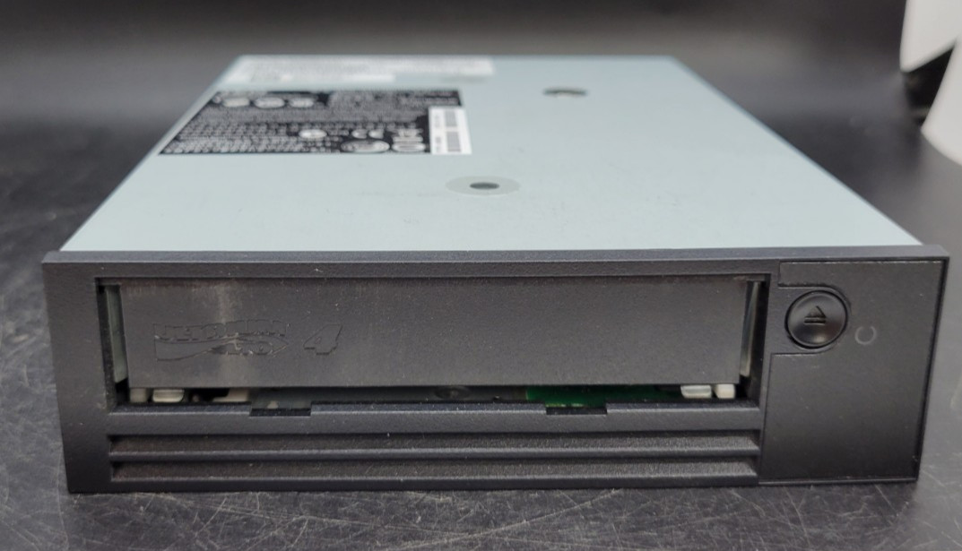 VINTAGE-IBM - CSEH-001 (A) LTO Ultrium 4 H  Tape Drive