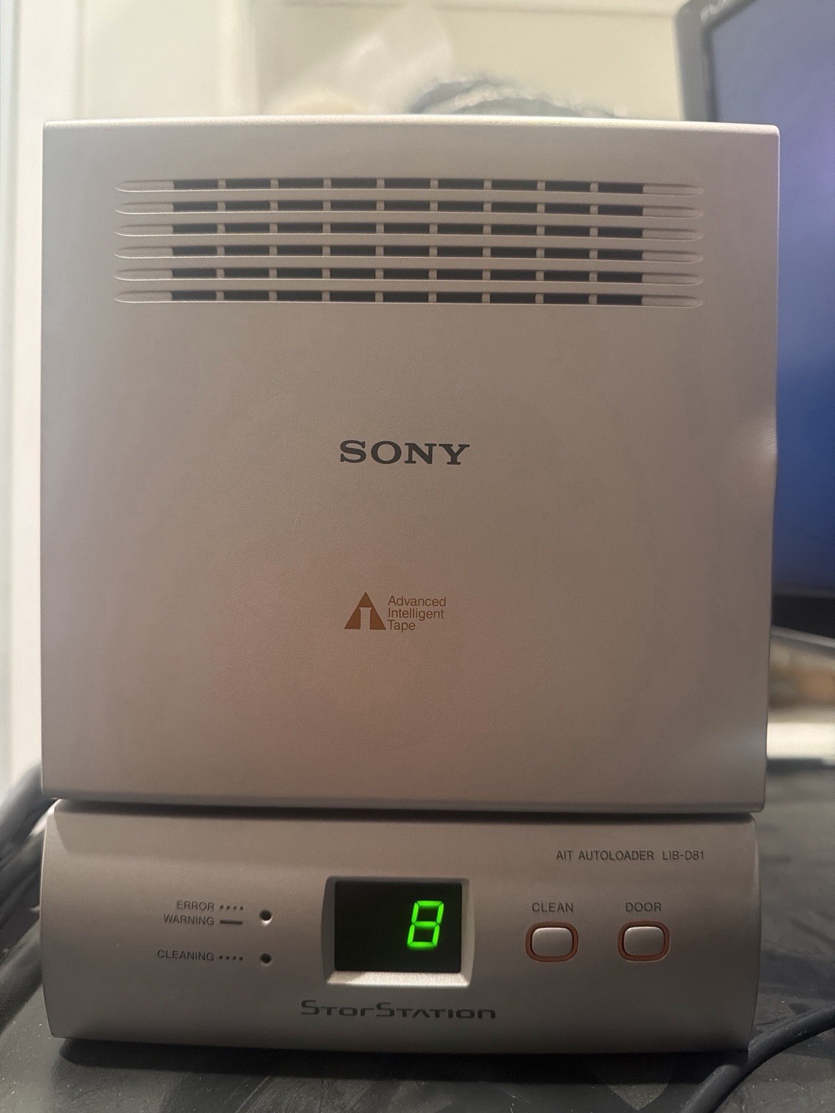 Sony StorStation LIB-D81 AIT Autoloader Tape Library – Tested Working w/ Cables 