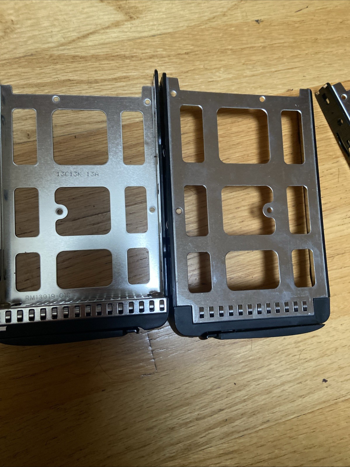 3.5" Inch SATA SAS HDD Hard Drive Hot-Swap Hot-Plug Caddy Tray Frame