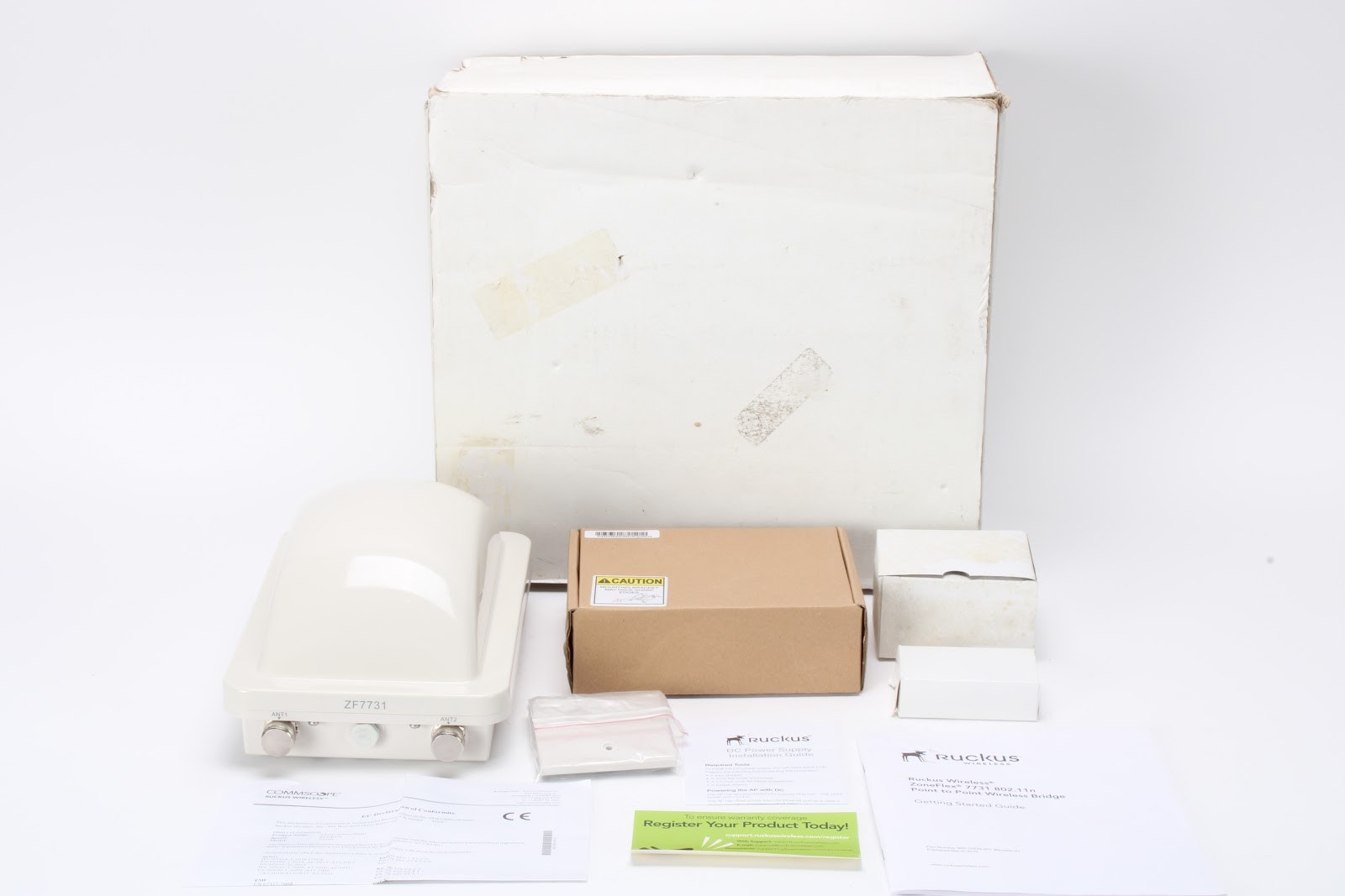 Ruckus ZF7731 ZoneFlex 7731 Wireless Bridge With NPE-5818 Power Injector