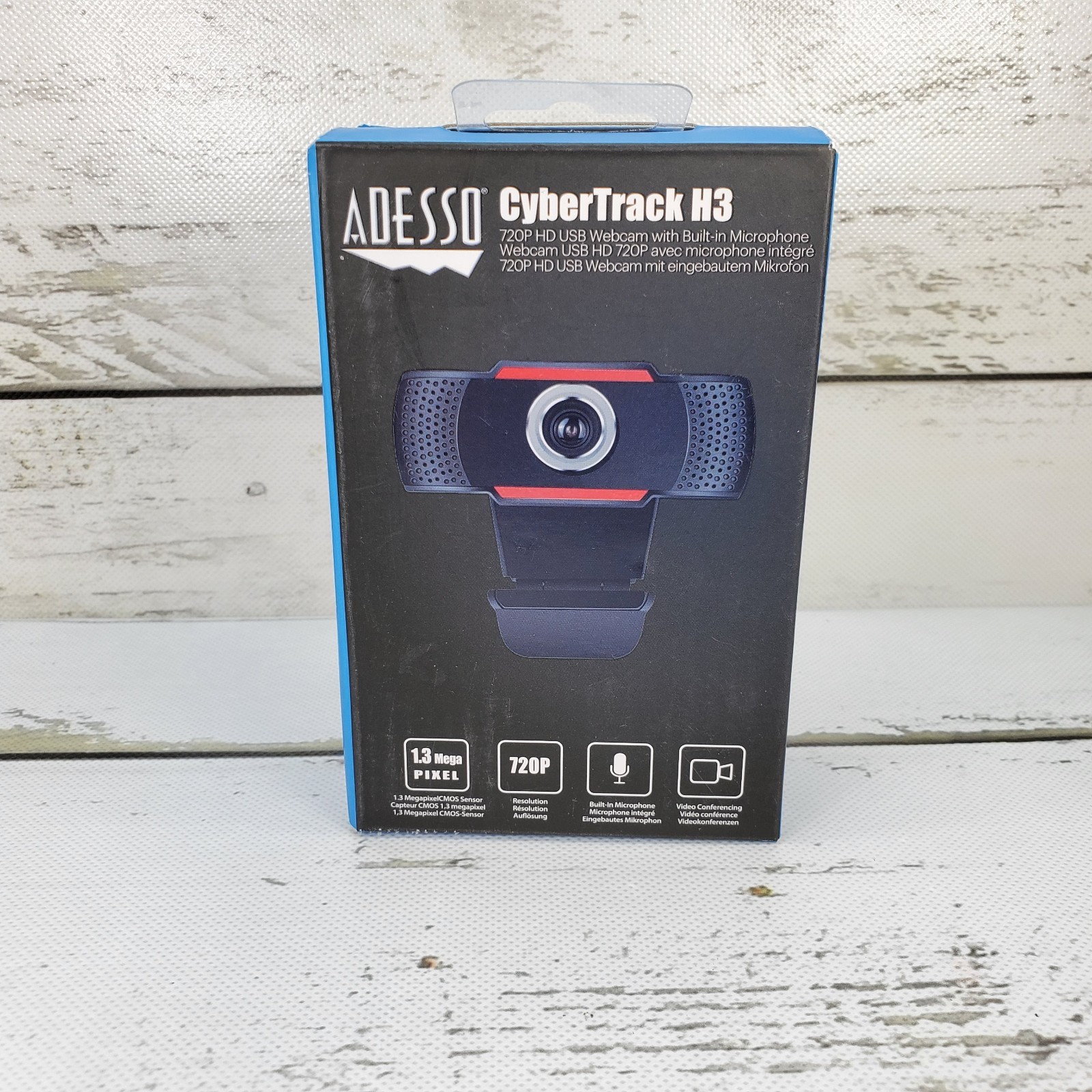 Adesso Cyber Track H3 Webcam 720p HD Black Built In Microphone 1.3 Mega Pixel 