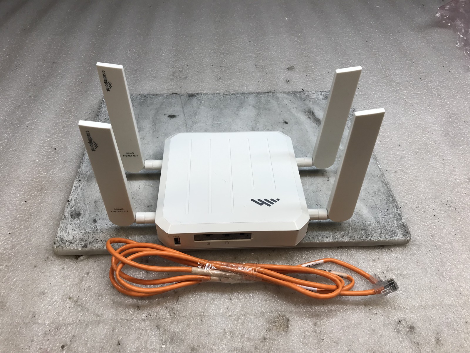 Cradlepoint W1850-5GB 5G Wideband Router S5A032A With Antennas