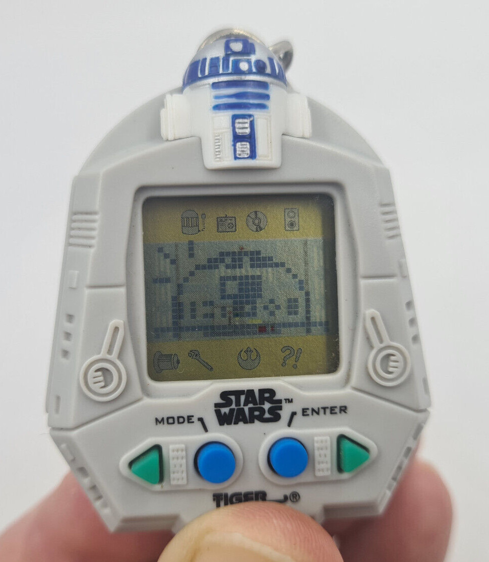 Rare Vintage STAR WARS TIGER Handheld Video Game R2D2 1997 Keychain
