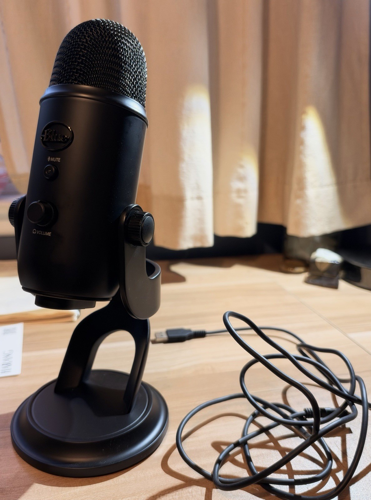 Logitech for Creators Black Microphone Yeti USB Microphone Excellent Condition