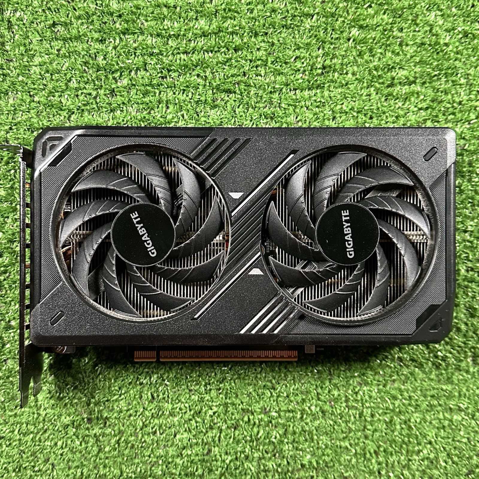 Gigabyte GeForce RTX 5060 Windforce OC 8GB GDDR7 Graphics Card GV-N5060WF2MAX