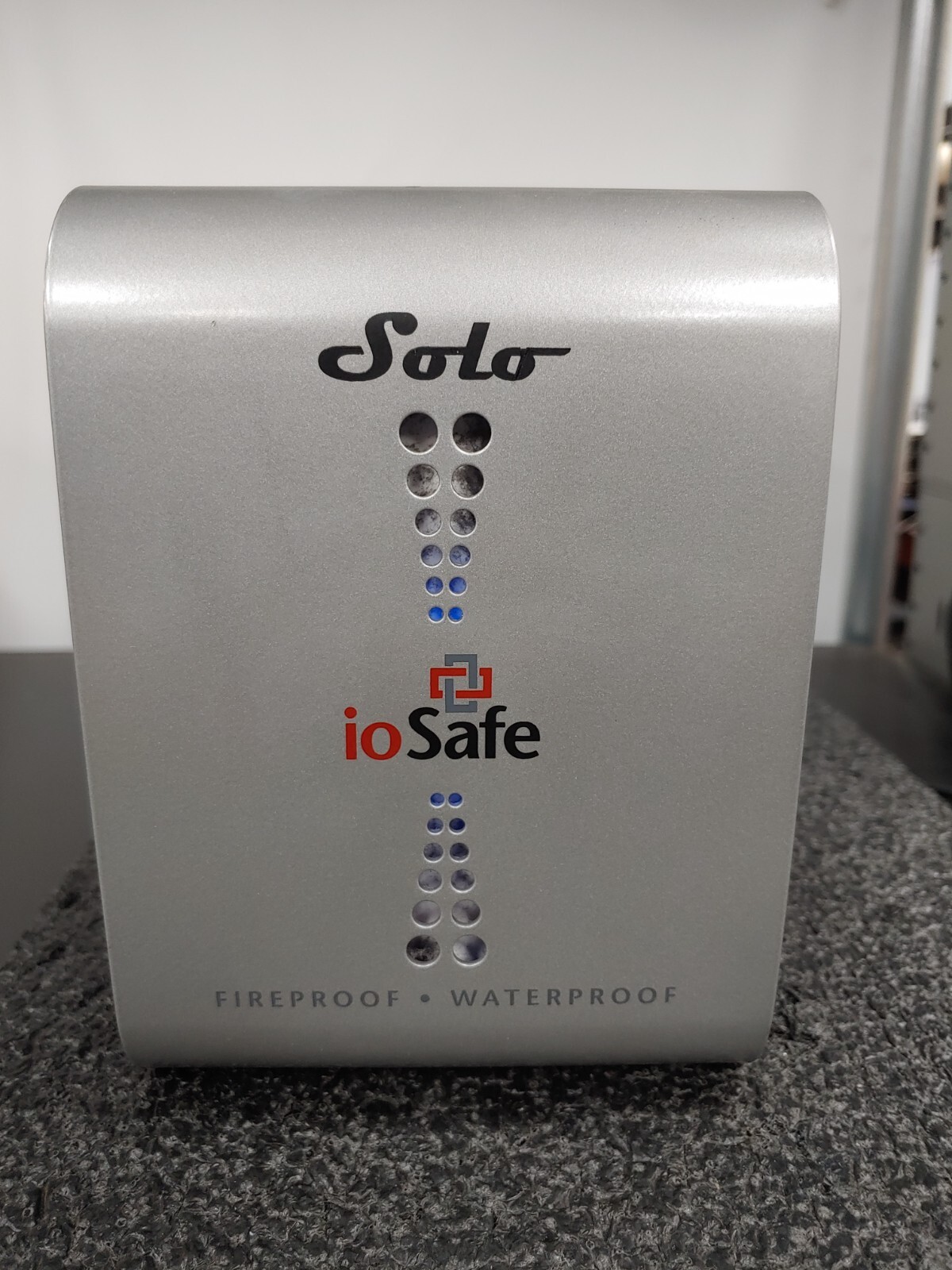 IOSAFE SOLO SLO500GBUSB20 External Hard Drive