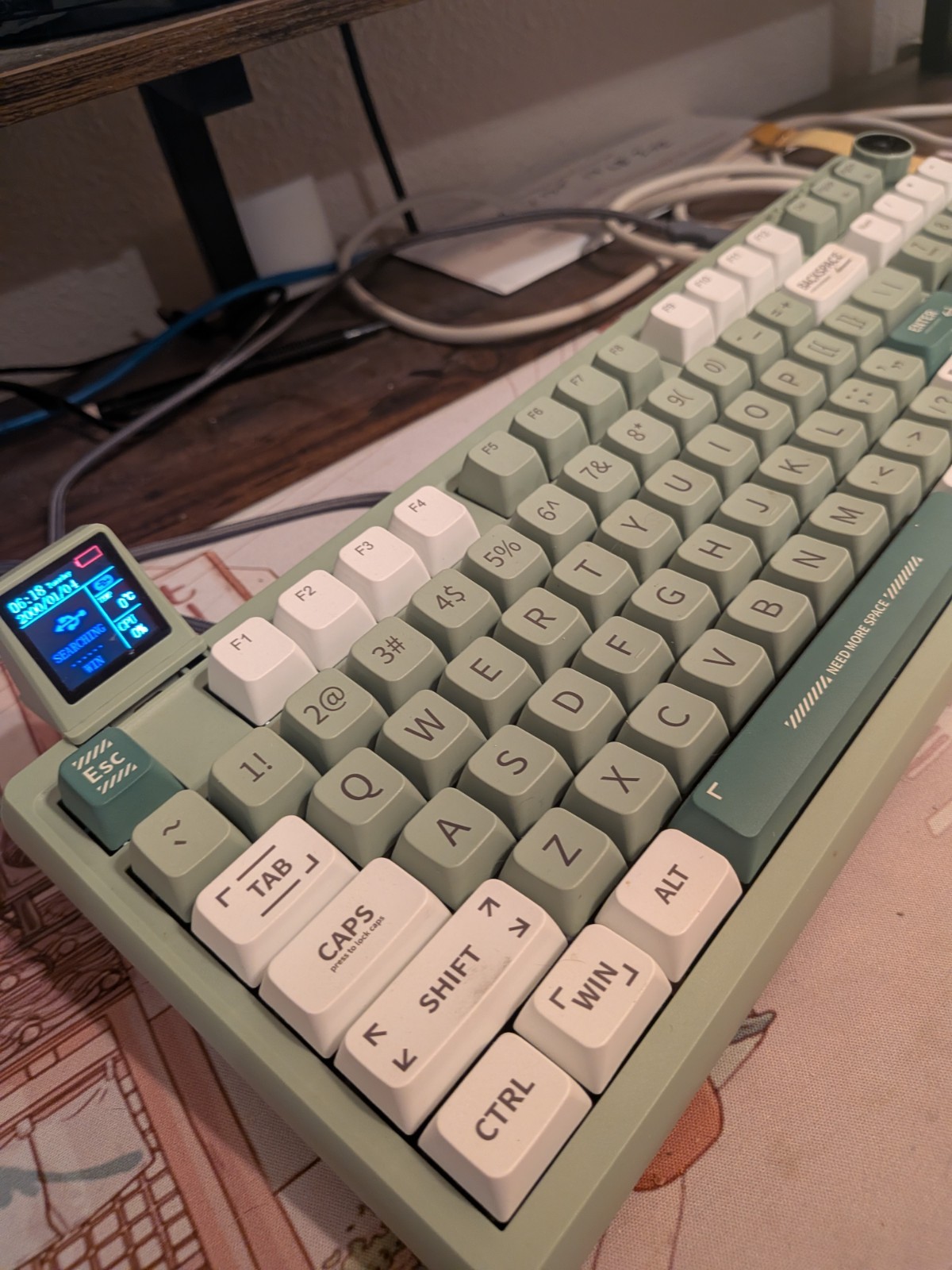 *not working* EPOMAKER RT100 Retro Mechanical Keyboard *for parts "