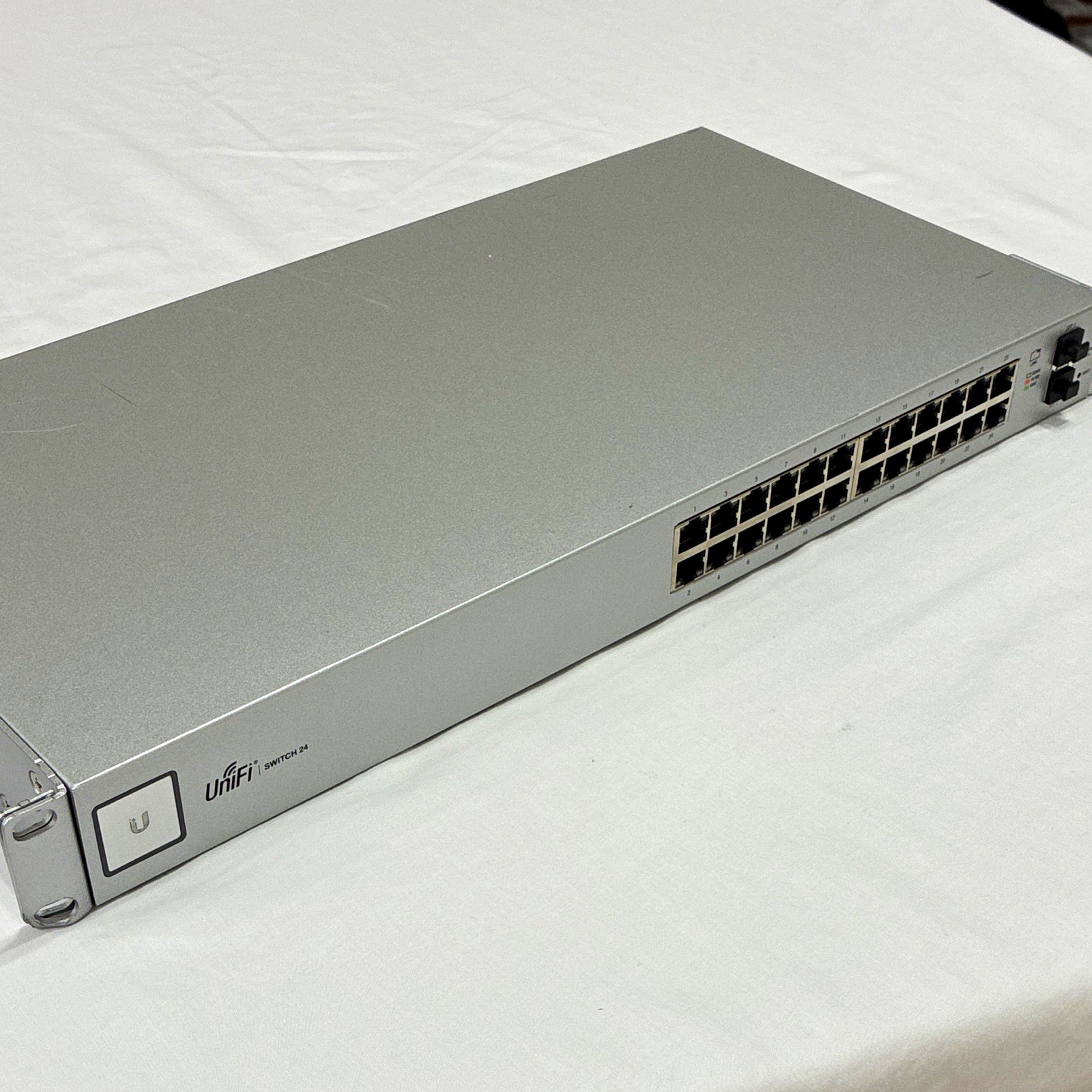 Ubiquiti UniFi Switch 24 US-24 24-Port Gigabit Fully Managed L2 w/ SFP