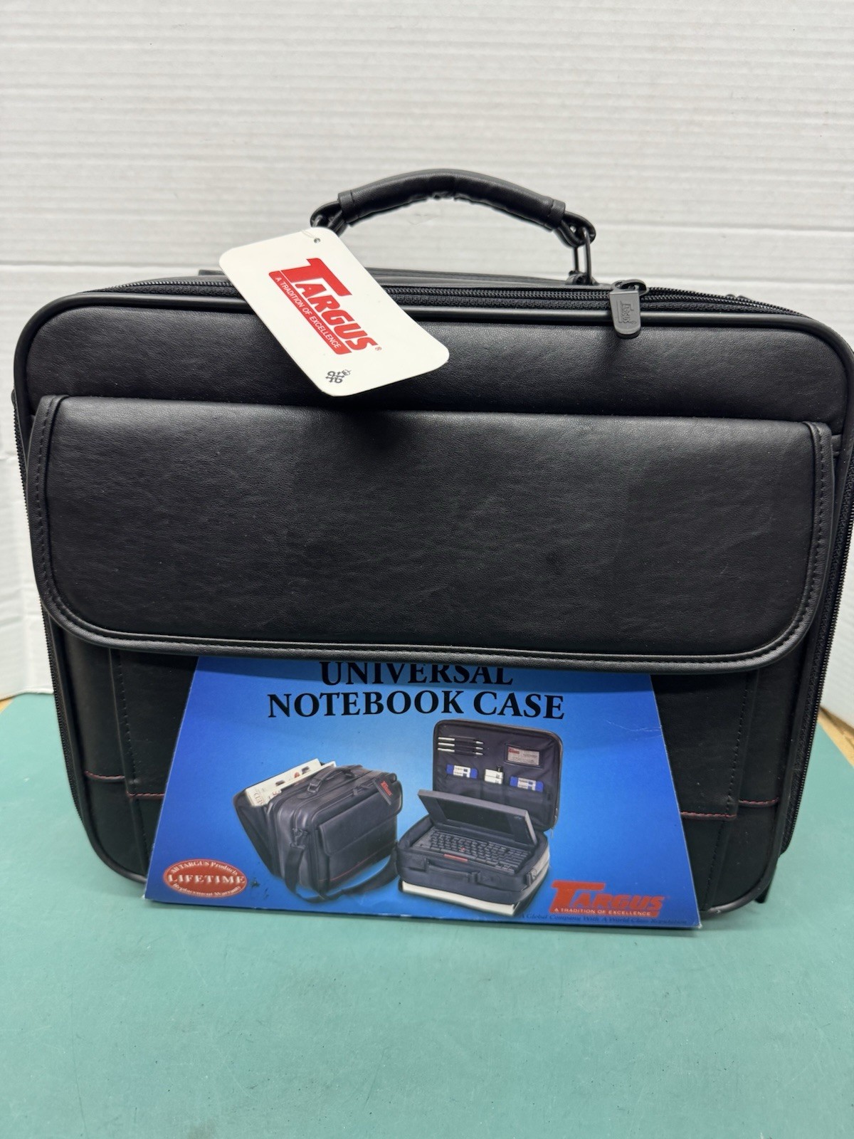 Vintage TARGUS CUN1 Universal Notebook Case Premium Vegan Leather New old stock