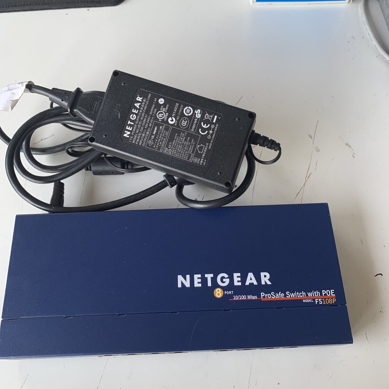 NETGEAR FS108P 8-PORT 10/100 Mbps PROSAFE SWITCH .