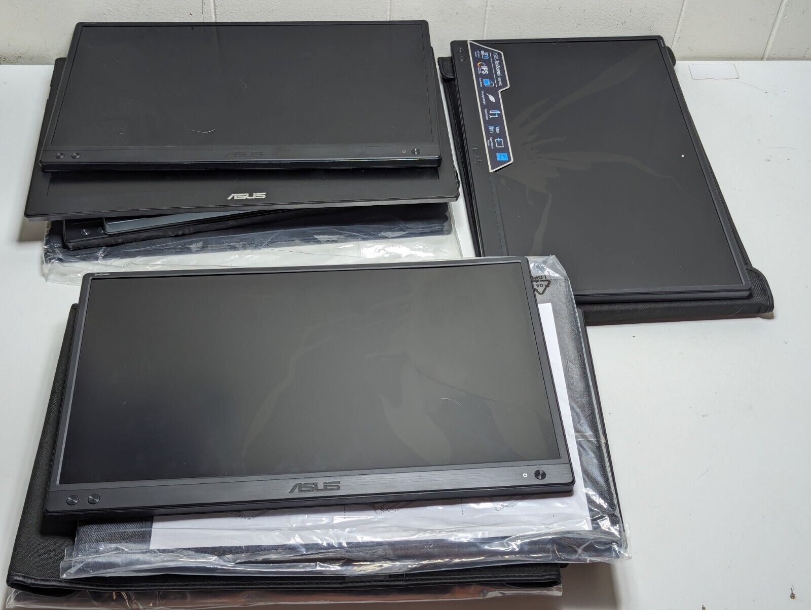 Lot of 10 ASUS Portable Monitors & 6 Soft Cases MB166C MB169C+ - PARTS -