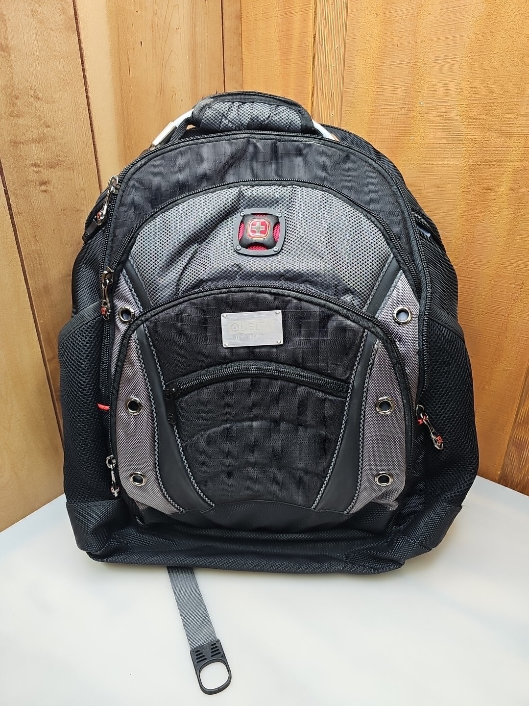 Swiss Gear Synergy Computer Backpack Shock Business Black Gray 16" Laptop Clean