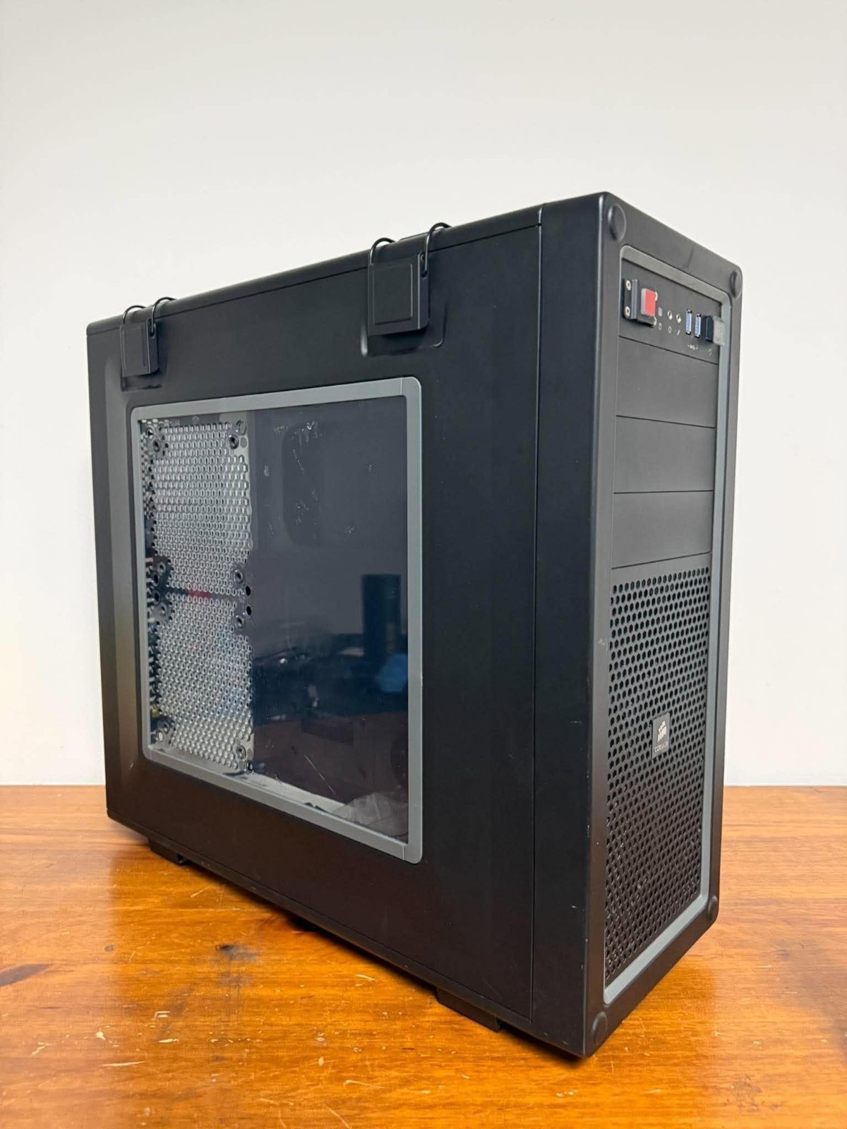 CORSAIR VENGANCE C70 PC CASE BLACK MILITARY INSPIRED LAN CASE WITH HANDLES USED