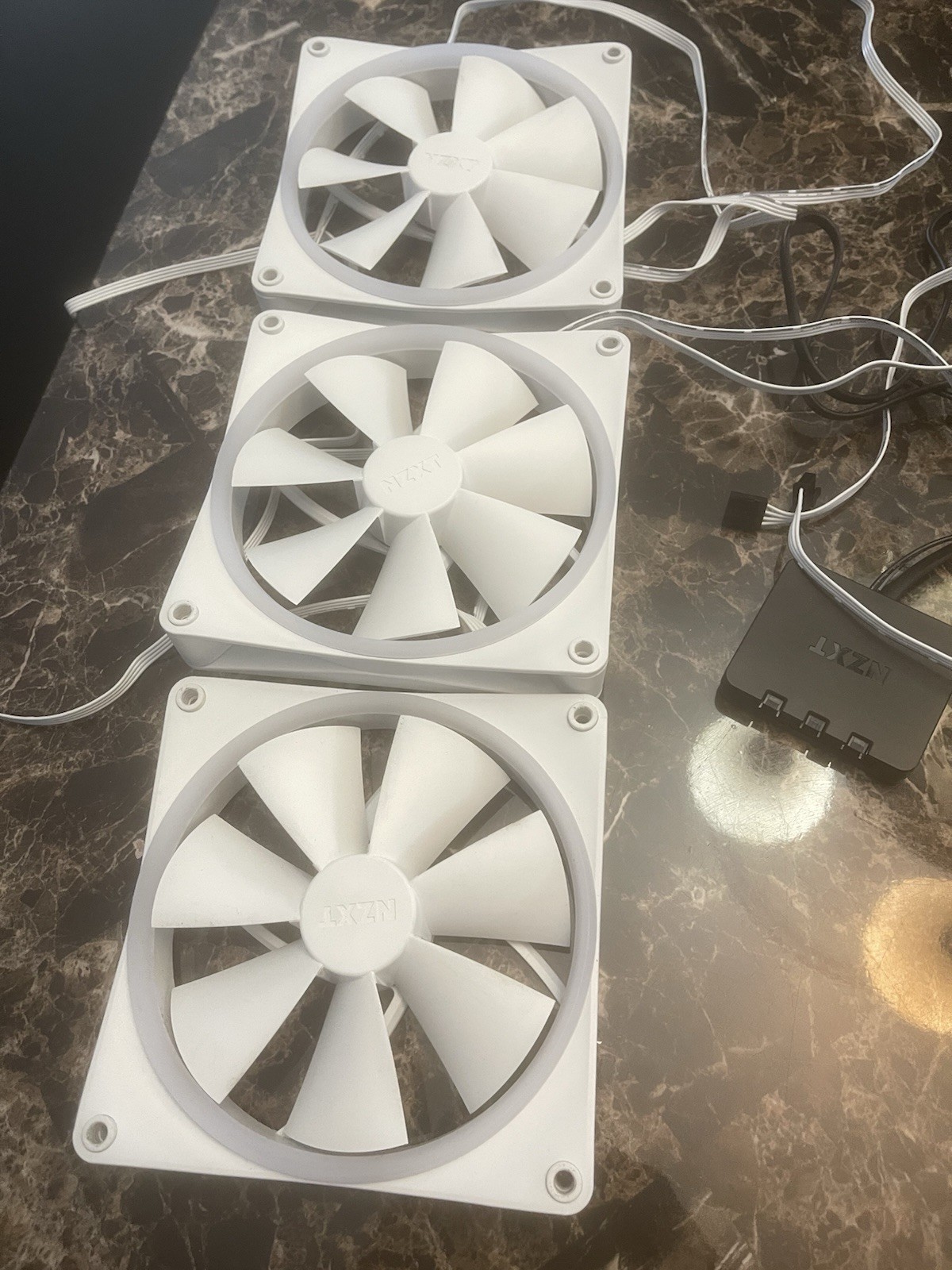 Nzxt F140 X3 (white) Rgb Fan + Rgb Controller