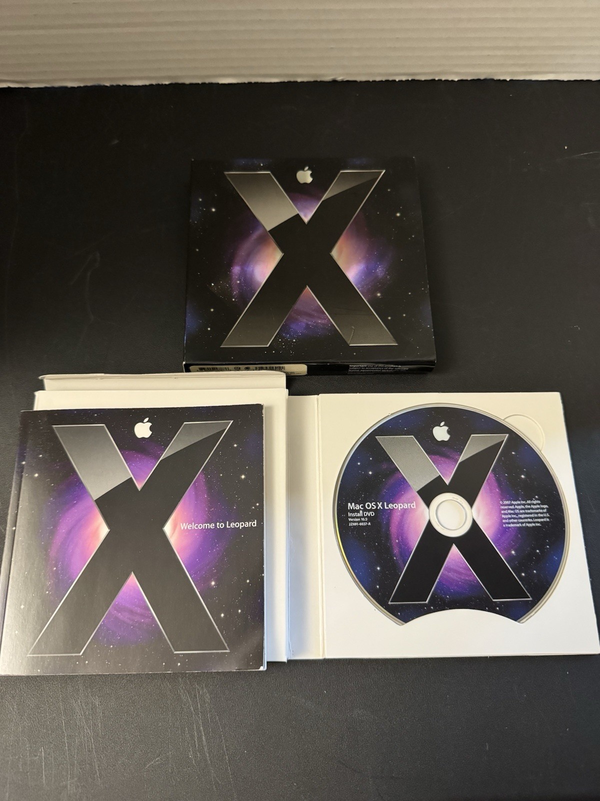 Apple MAC OS X LEOPARD Version 10.5.1  Retail Install DVD With Manual