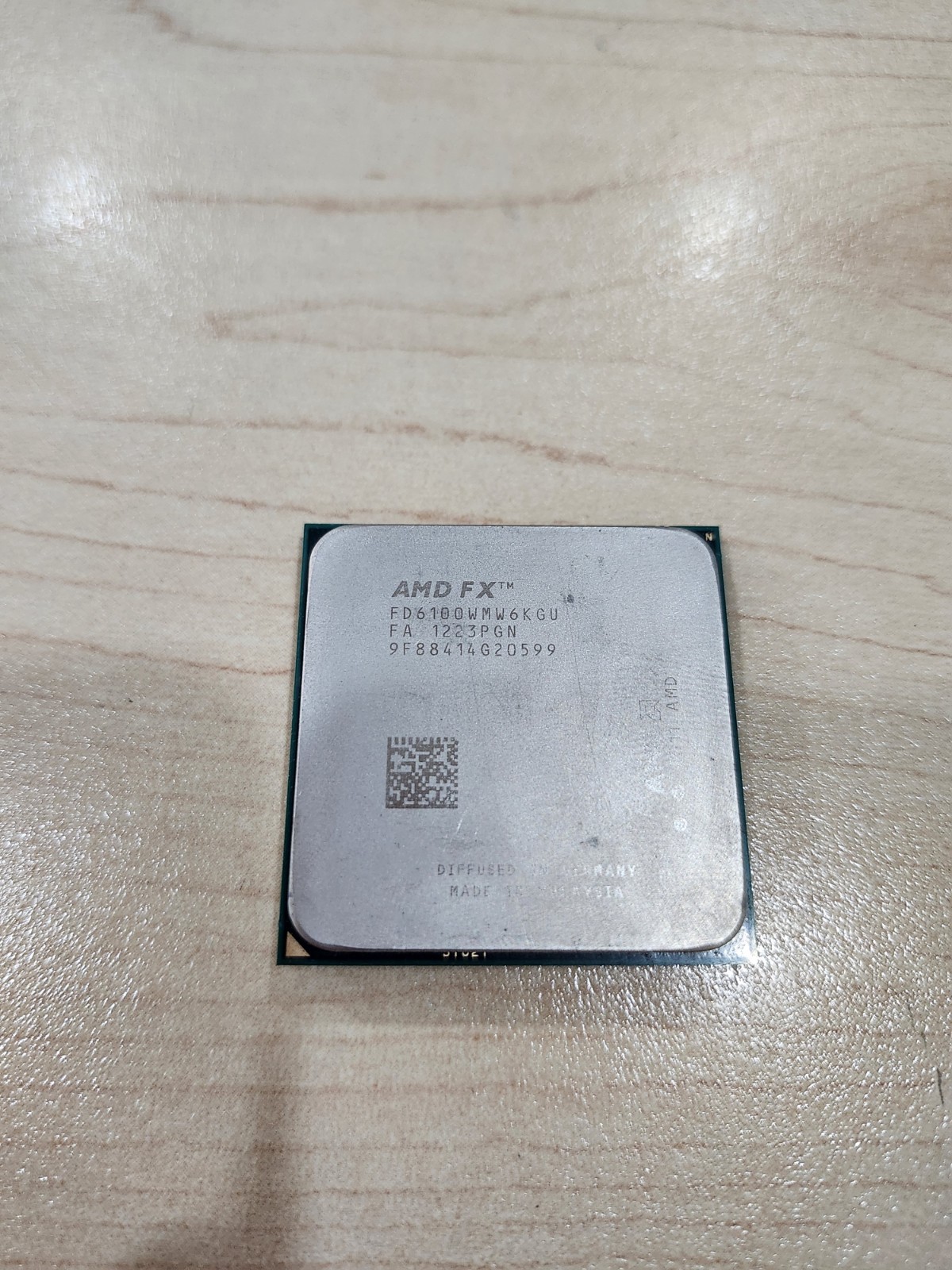 AMD FX-6100 CPU Desktop Processor 6-Core 3.3GHz 8MB AM3+ FD6100WMW6KGU
