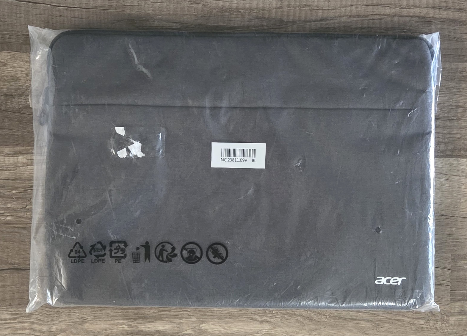 New-ACER Padded Protective Laptop Gray Sleeve/Case For 15.6" NC.23811.09V