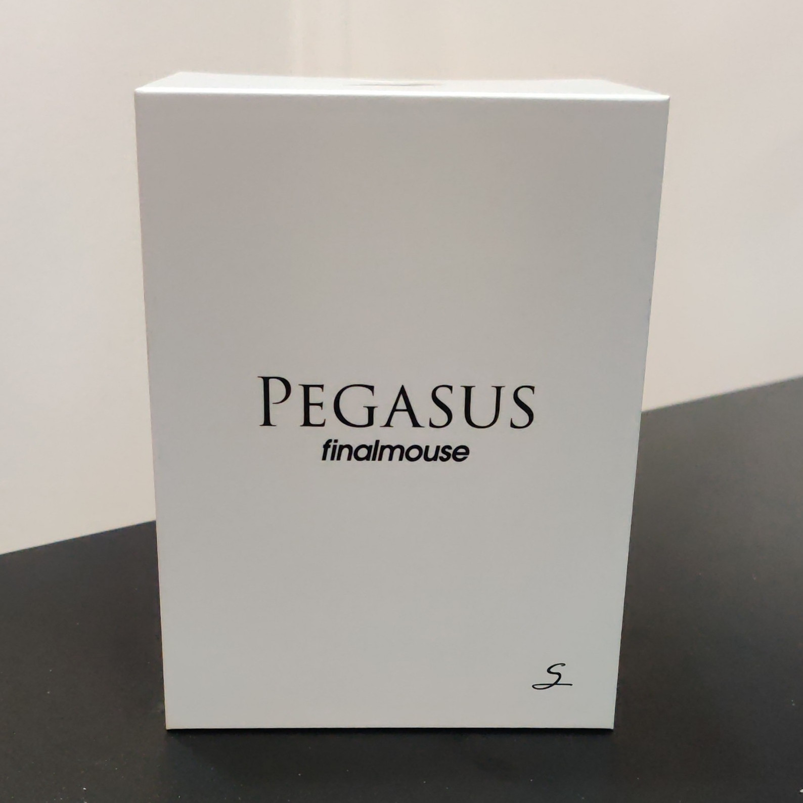 Finalmouse Starlight-12 Pegasus Small Wireless Gaming Mouse 20K DPI never opened