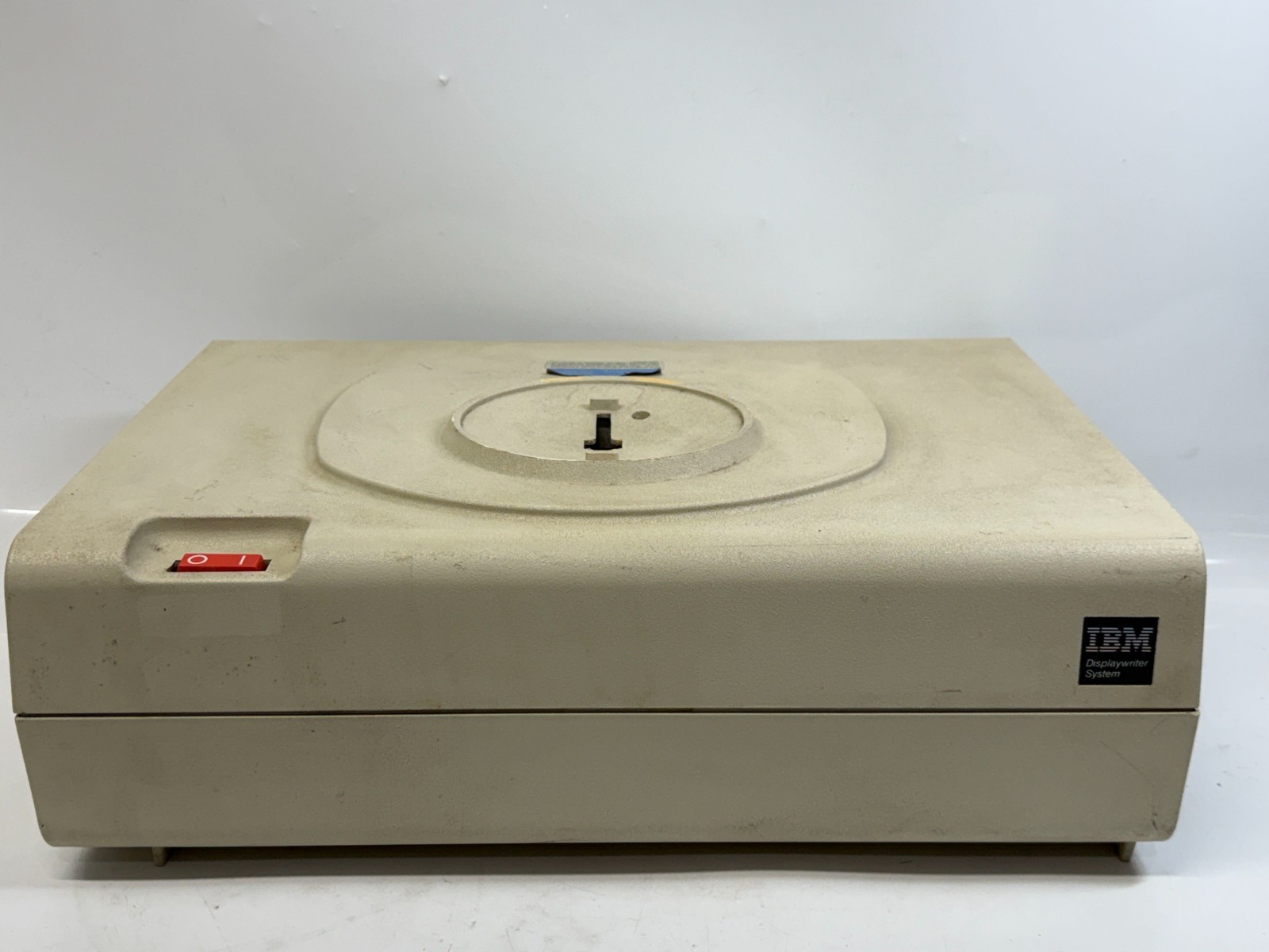 IBM DisplayWriter System 6580 CPU Computer Station Unit(powers on)