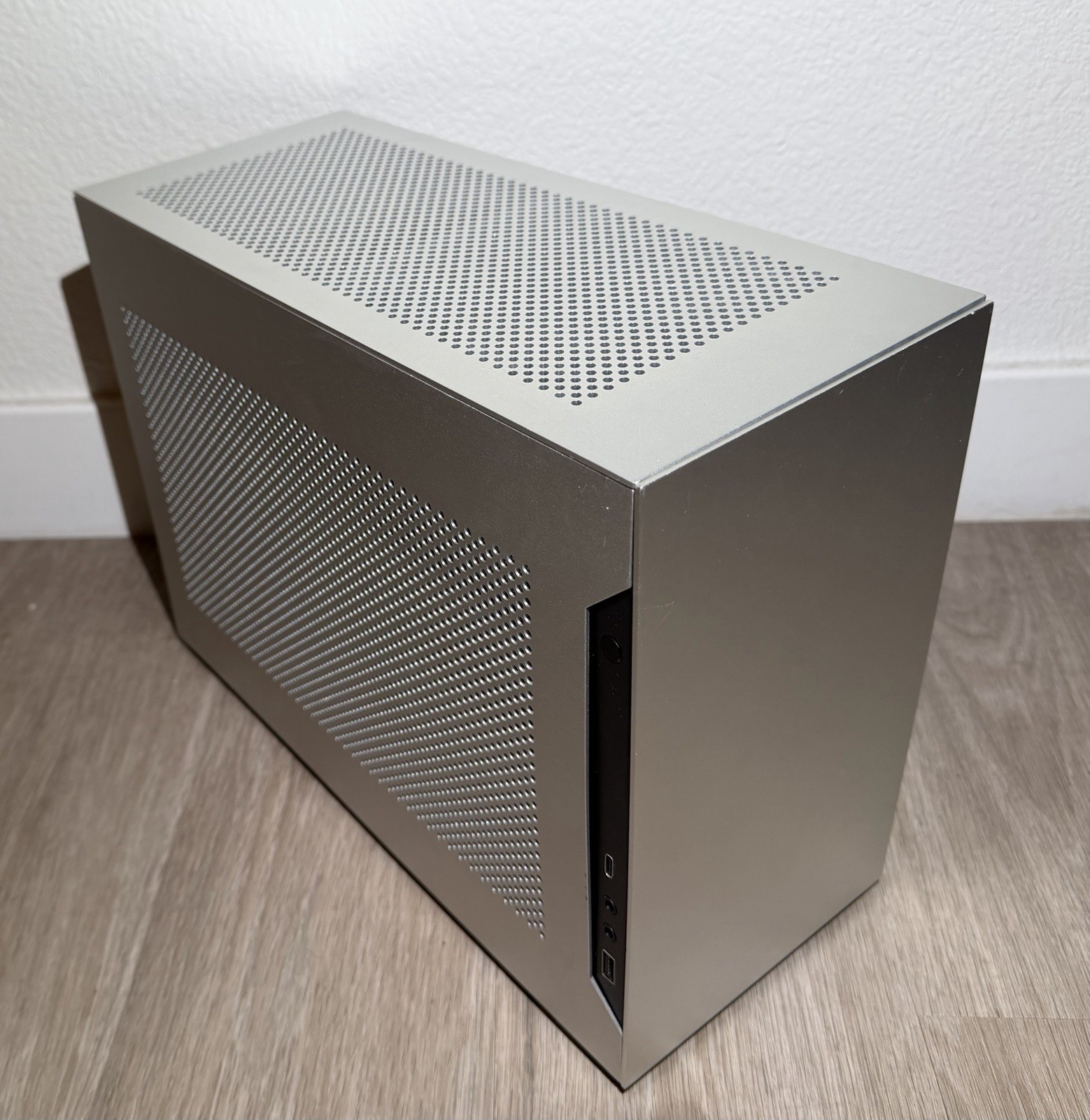Lian Li Dan A4-H20 Mini Itx Computer Case (Silver)