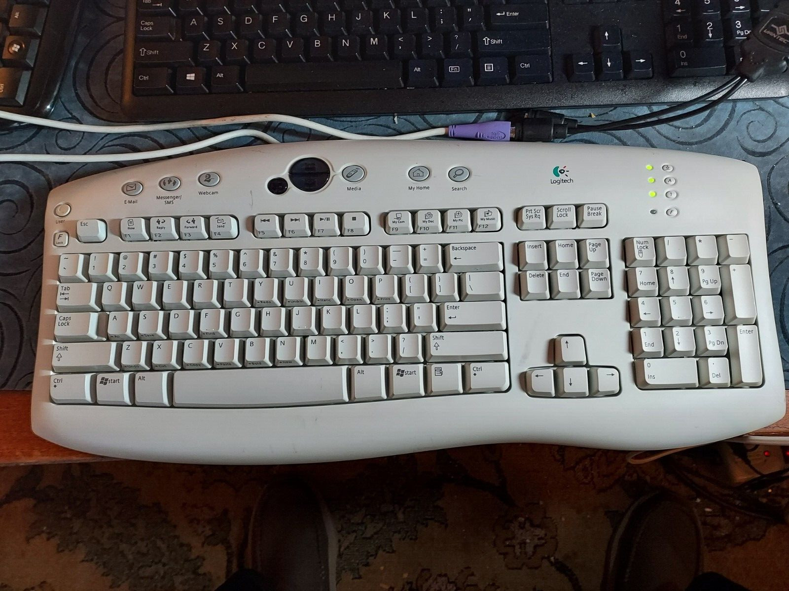 Logitech Access Keyboard Y-SR34, WHITE PS2, P/N 867221-0100