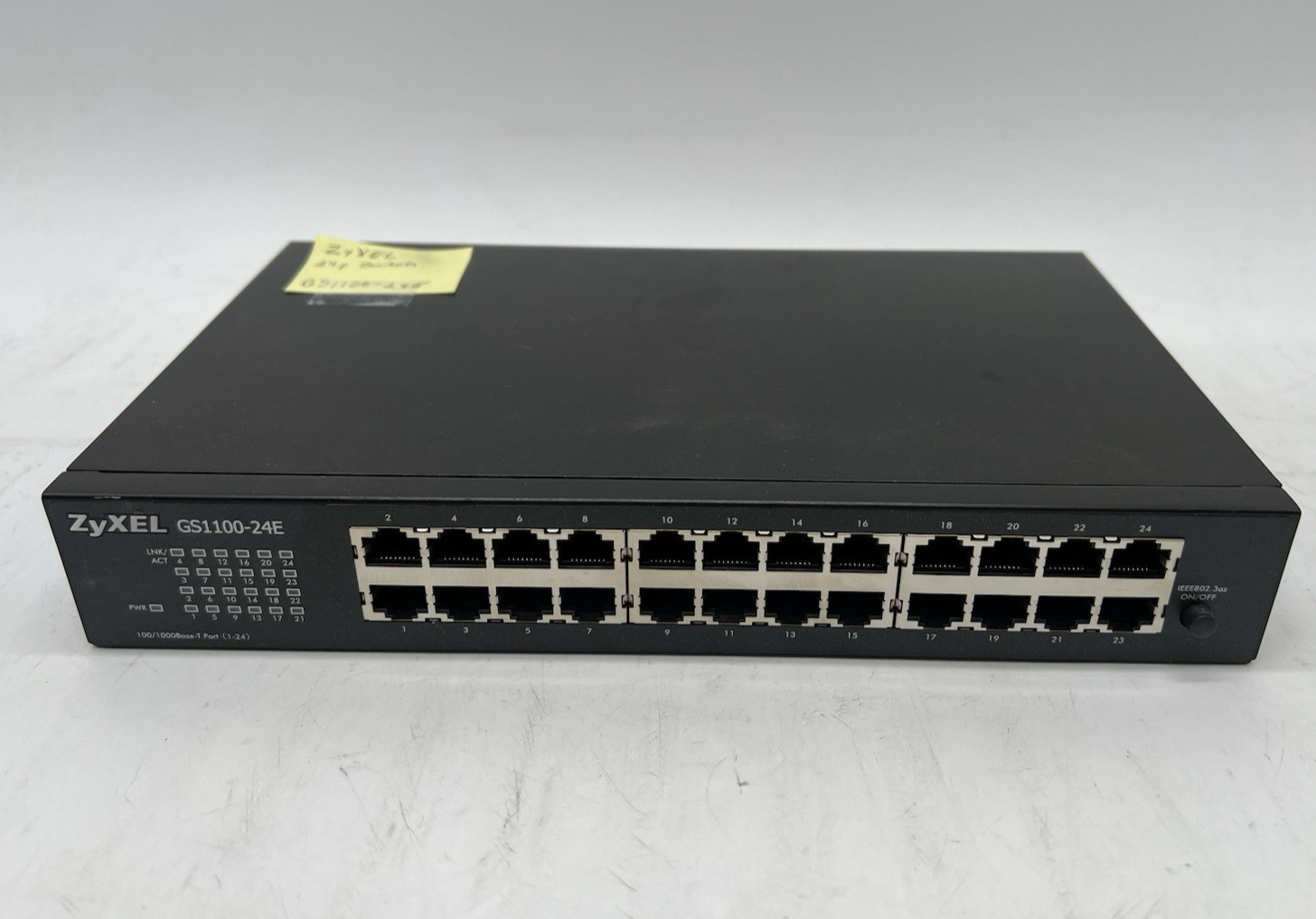 ZyXEL (GS1100-24E) 24-Ports Ethernet Switch-No Power Cord